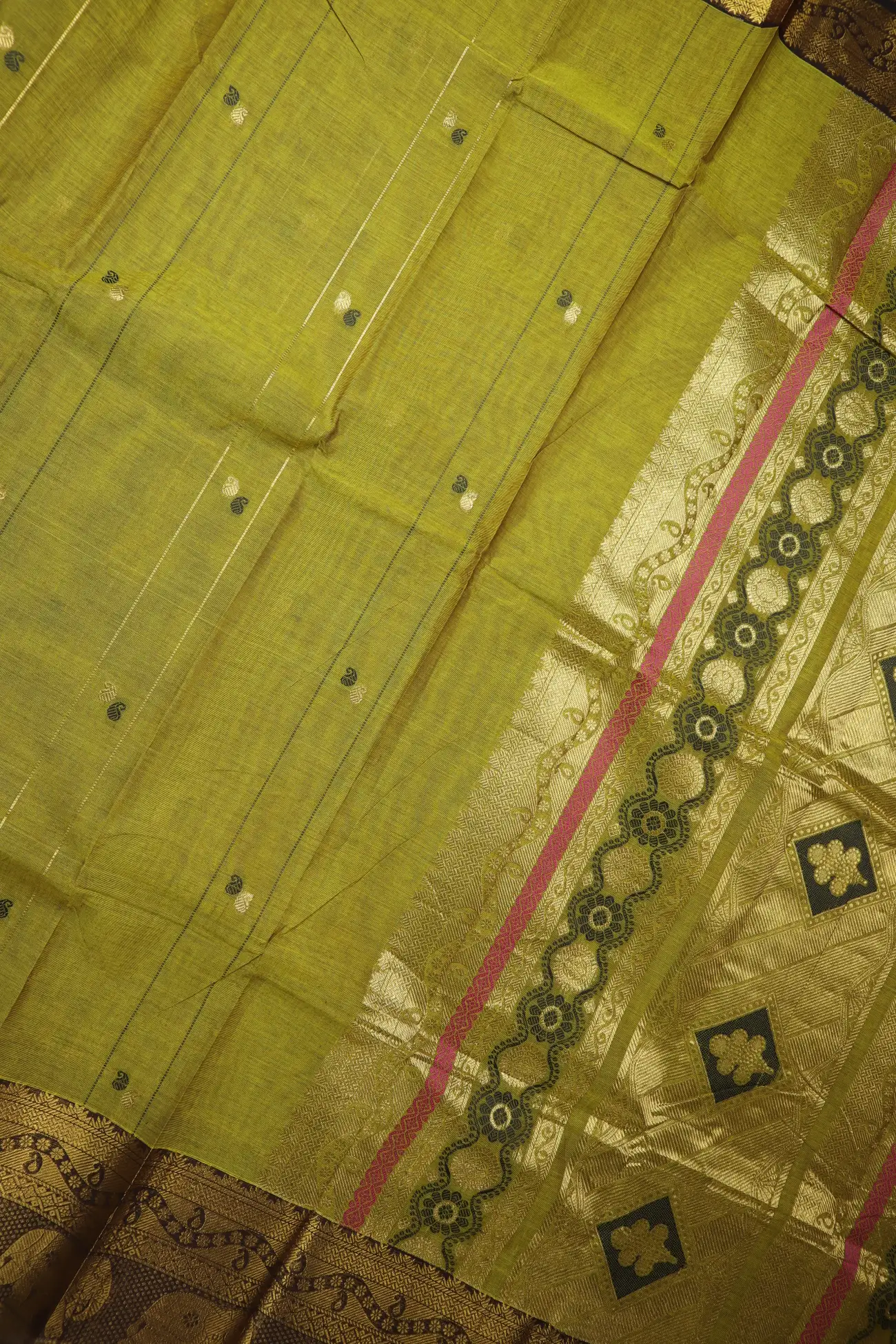 green-elephant-kanchi-cotton-saree-uu005642-c