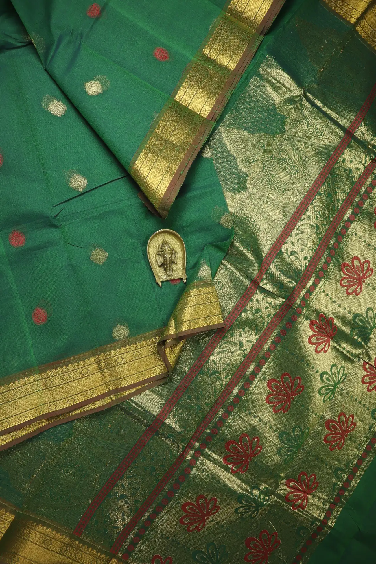 green-buttas-kanchi-cotton-saree-uu005595-a