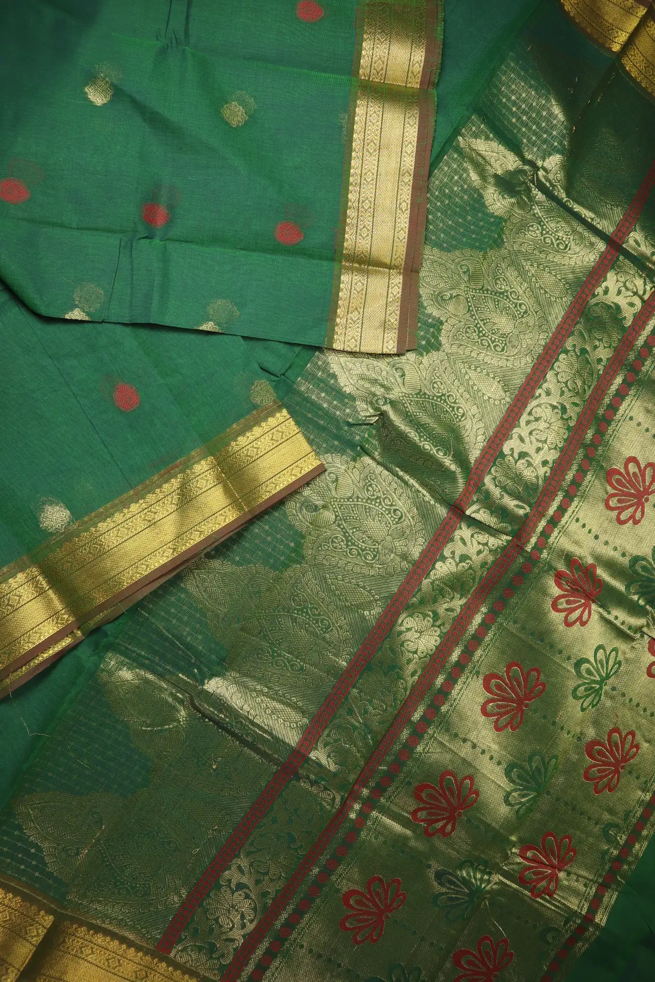 green-buttas-kanchi-cotton-saree-uu005595-b