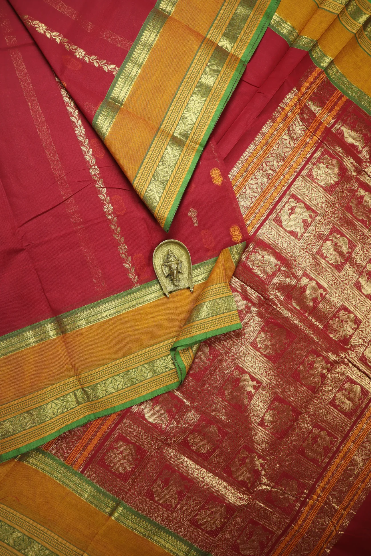 red-flower-kanchi-cotton-saree-uu005632-a