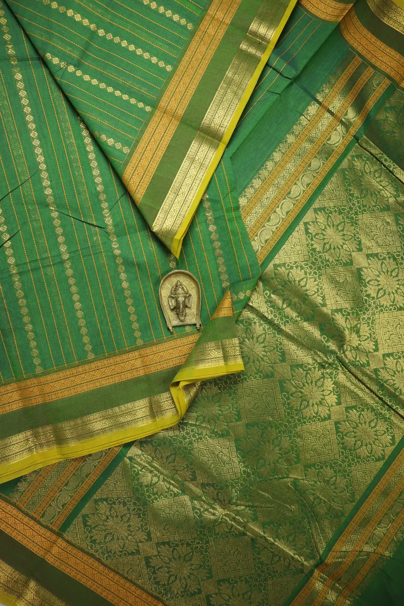 green-ruthratcham-kanchi-cotton-saree-uu005585-a