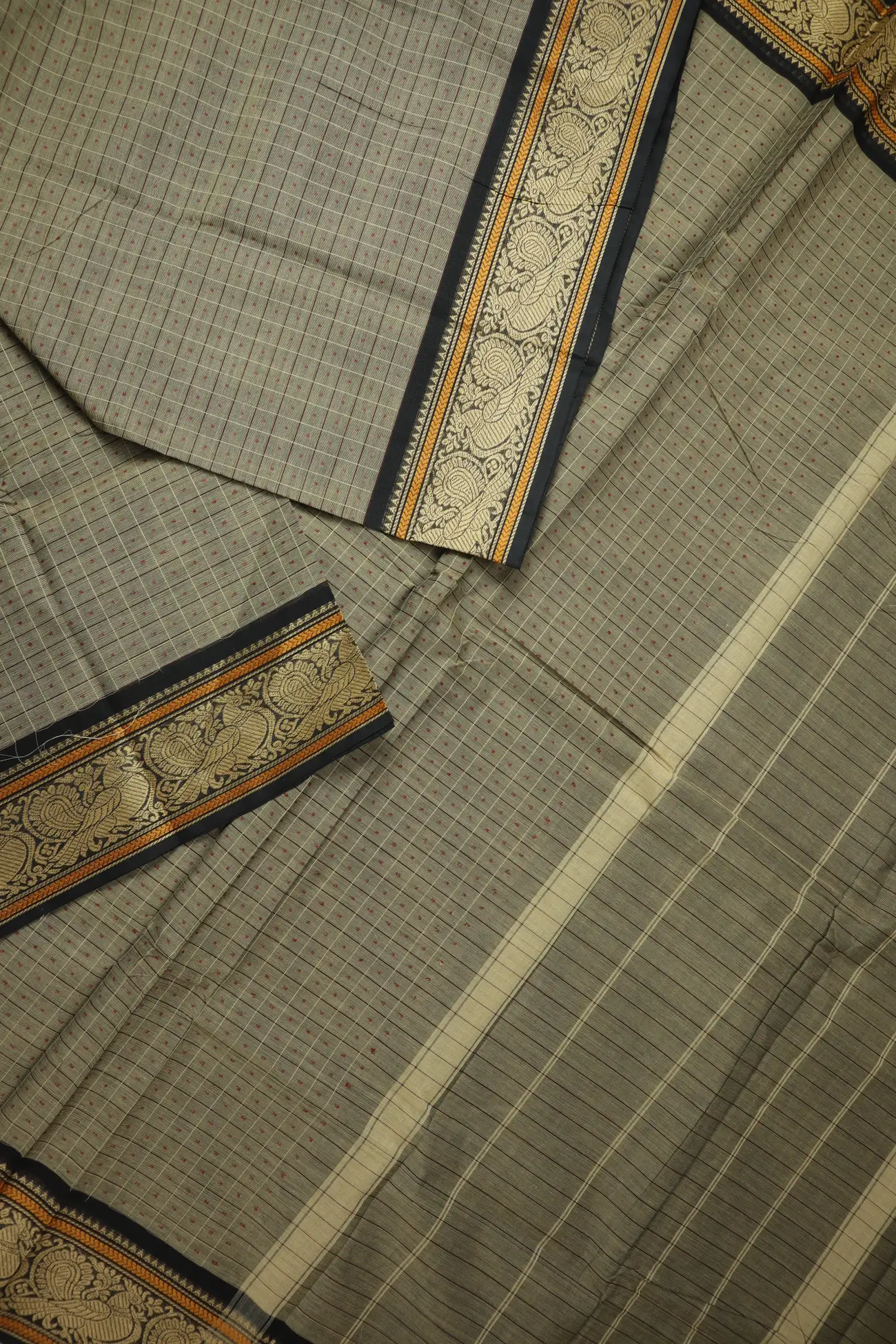 gray-laksha-deepam-kanchi-cotton-saree-uu005644-b