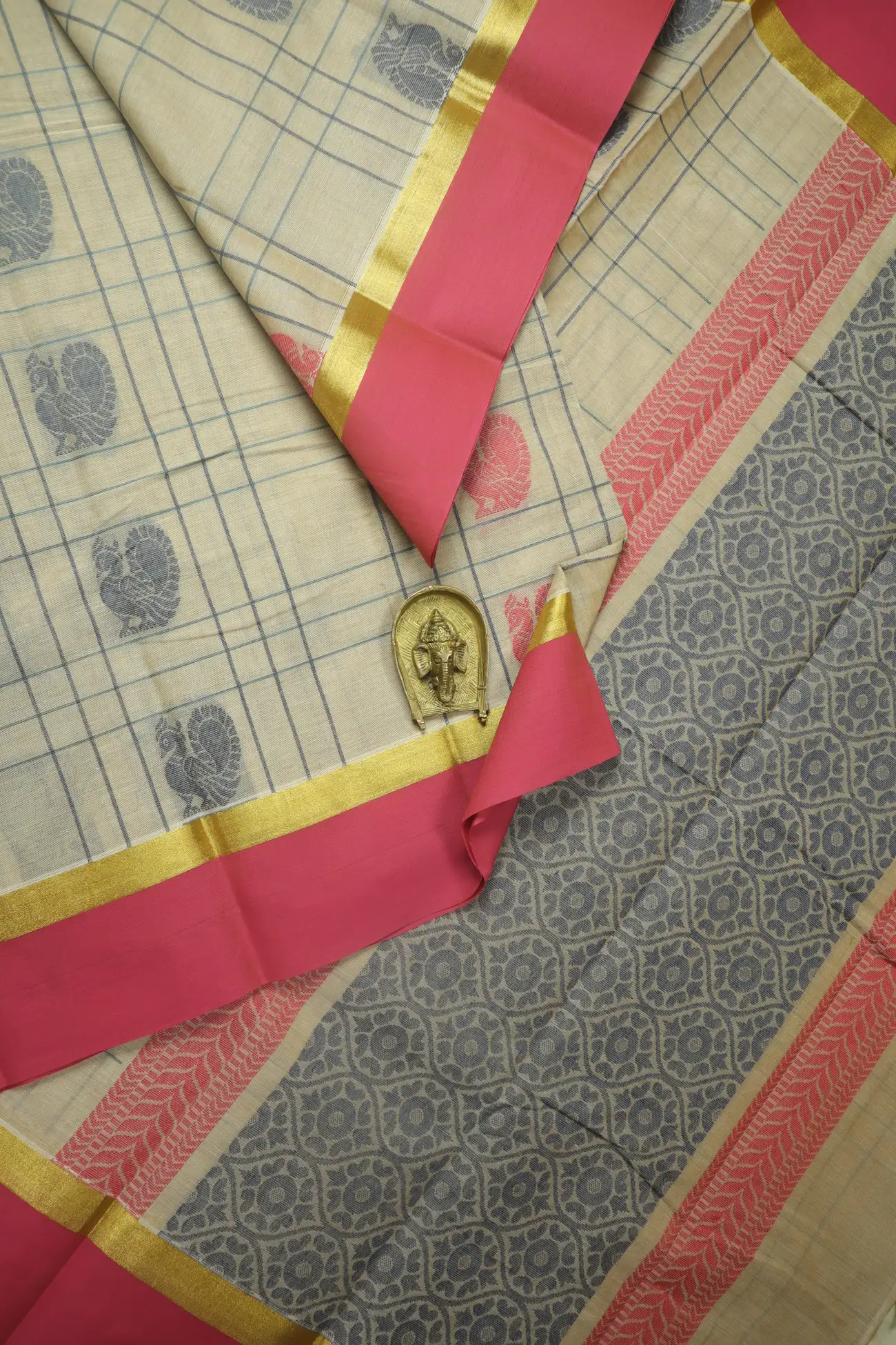 ivory-peacock-coimbatore-cotton-saree-cbe000568-a