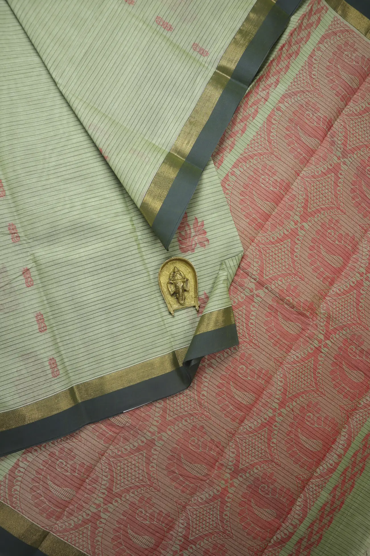 light-green-flower-coimbatore-cotton-saree-cbe000496-a