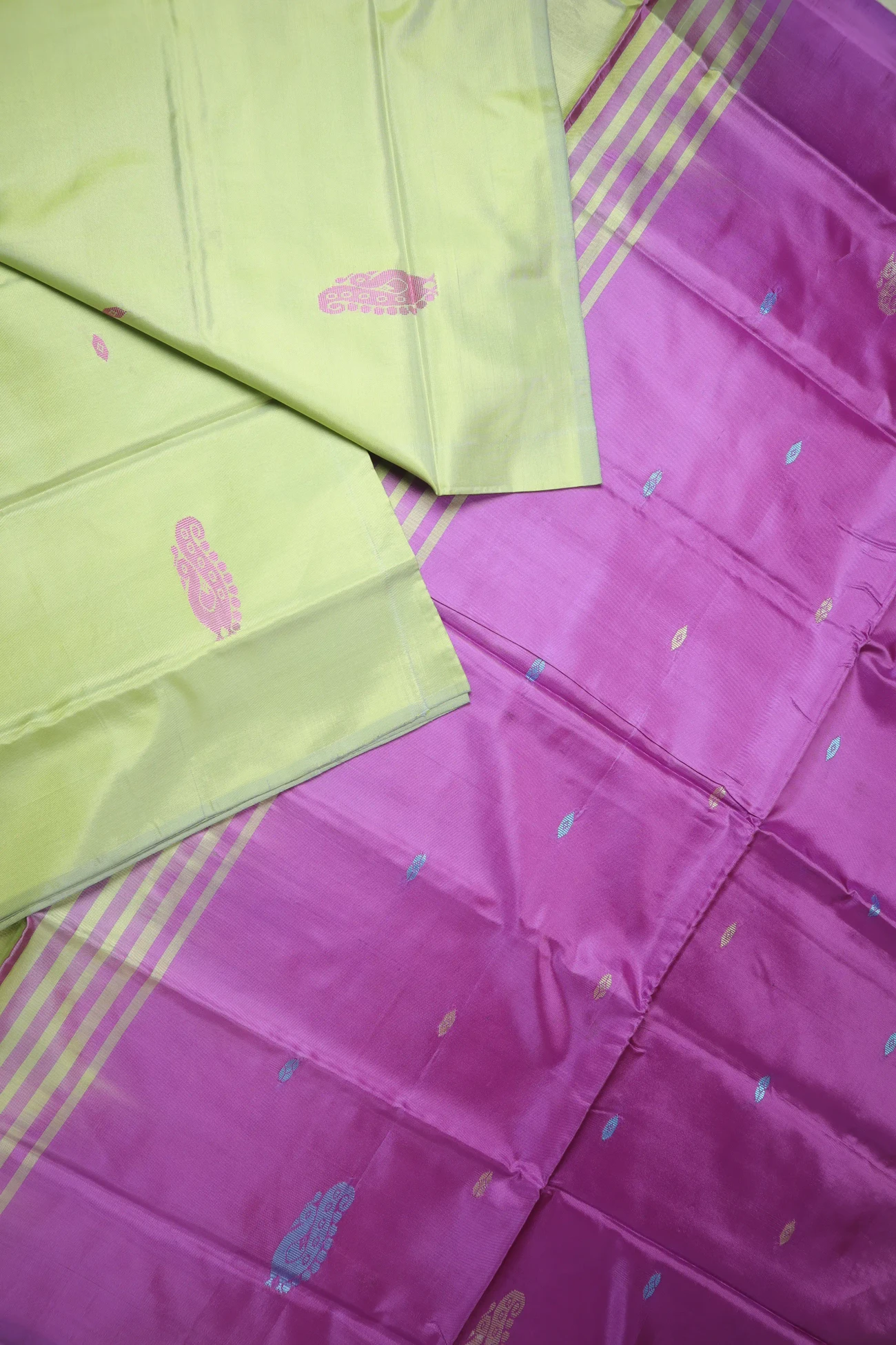 pista-green-peacock-banana-pith-sarees-bps000586-b