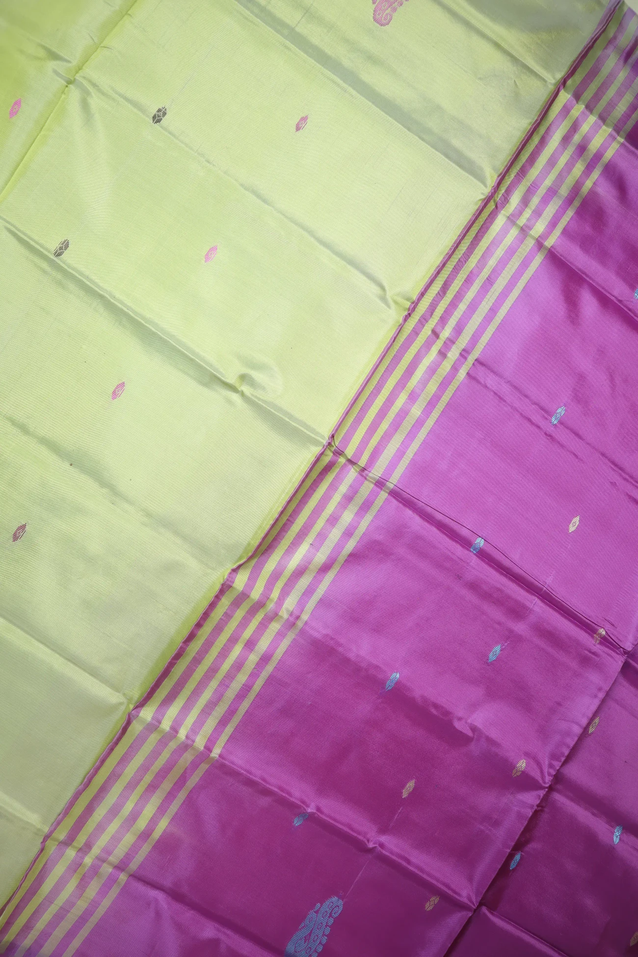 pista-green-peacock-banana-pith-sarees-bps000586-c
