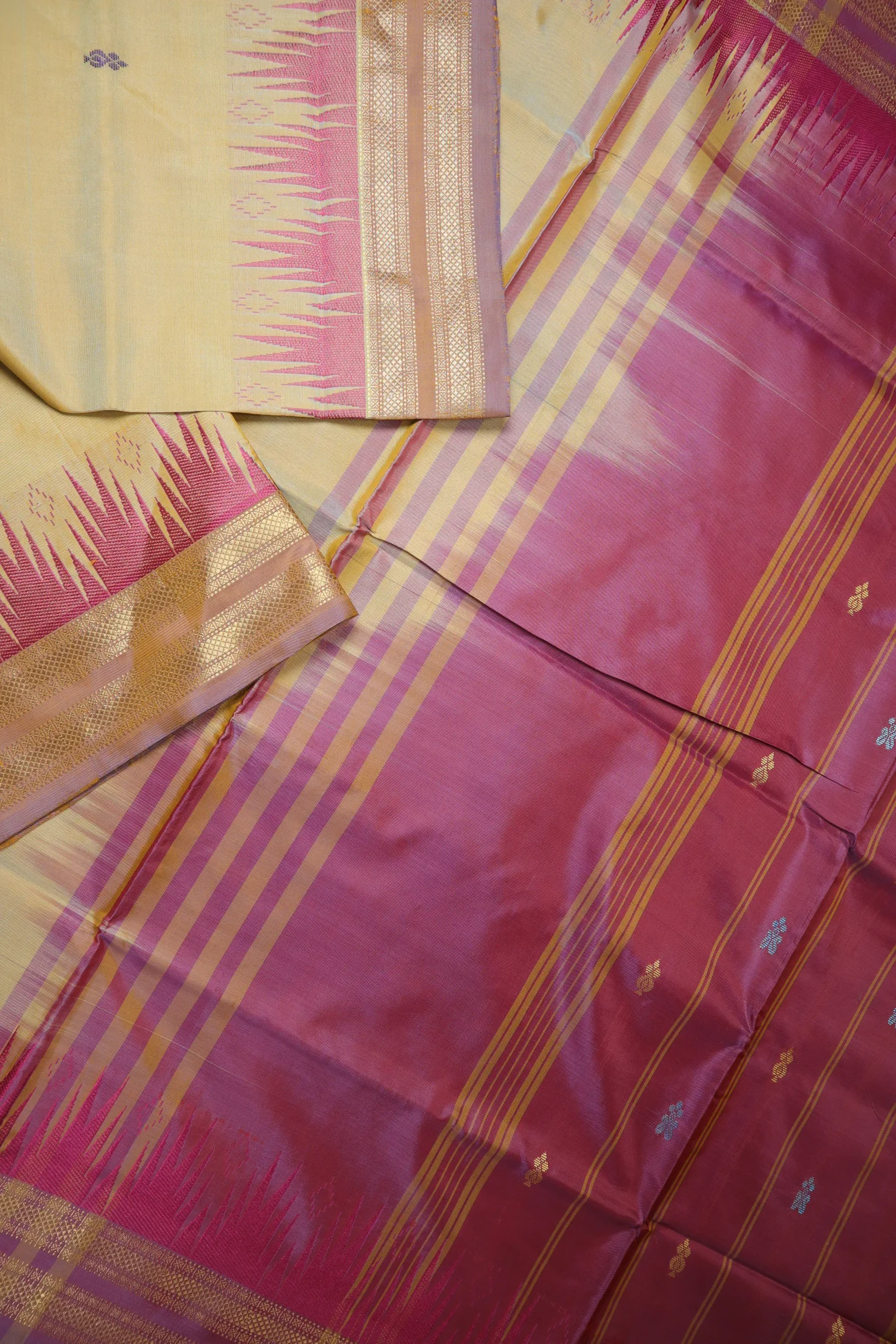 light-salmon-thalampoo-reku-banana-pith-silk-saree-bps000622-b