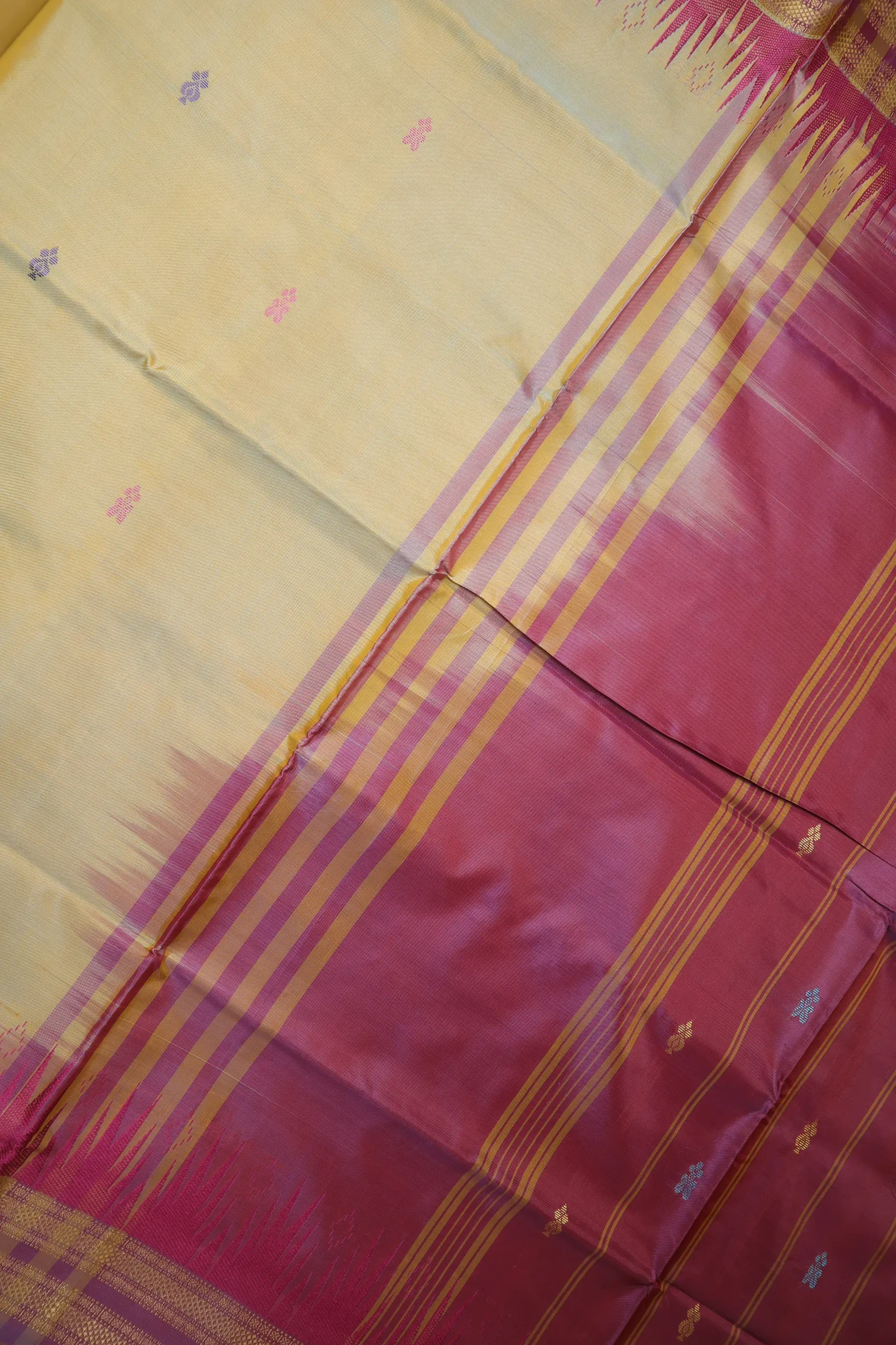 light-salmon-thalampoo-reku-banana-pith-silk-saree-bps000622-c