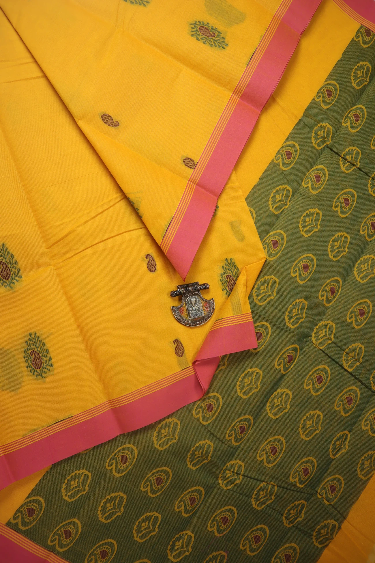 yellow-flower-mango-coimbatore-cotton-saree-cbe000542-a
