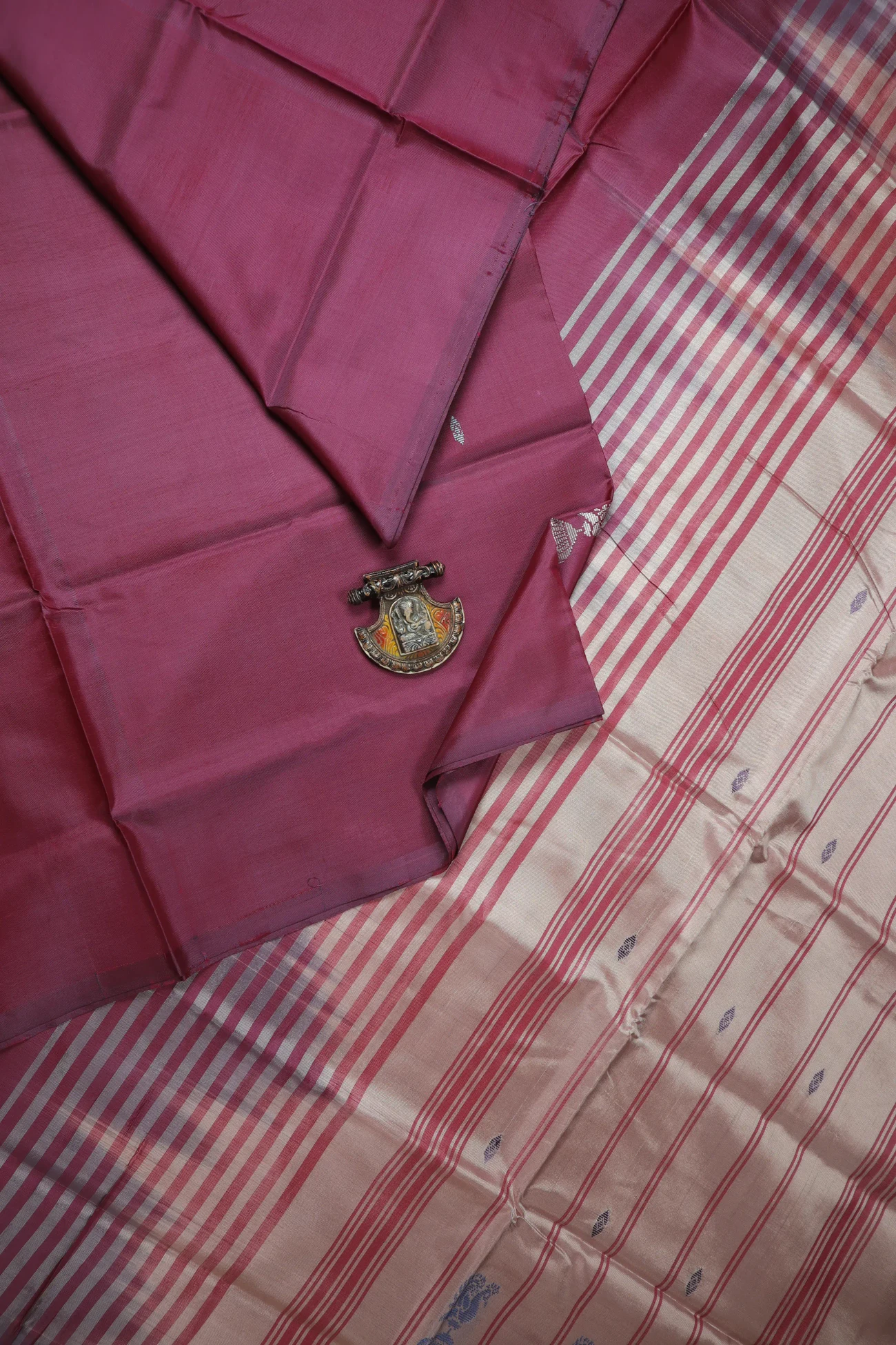 dark-magenta-jimikki-kammal-banana-pith-silk-saree-bps000582-a