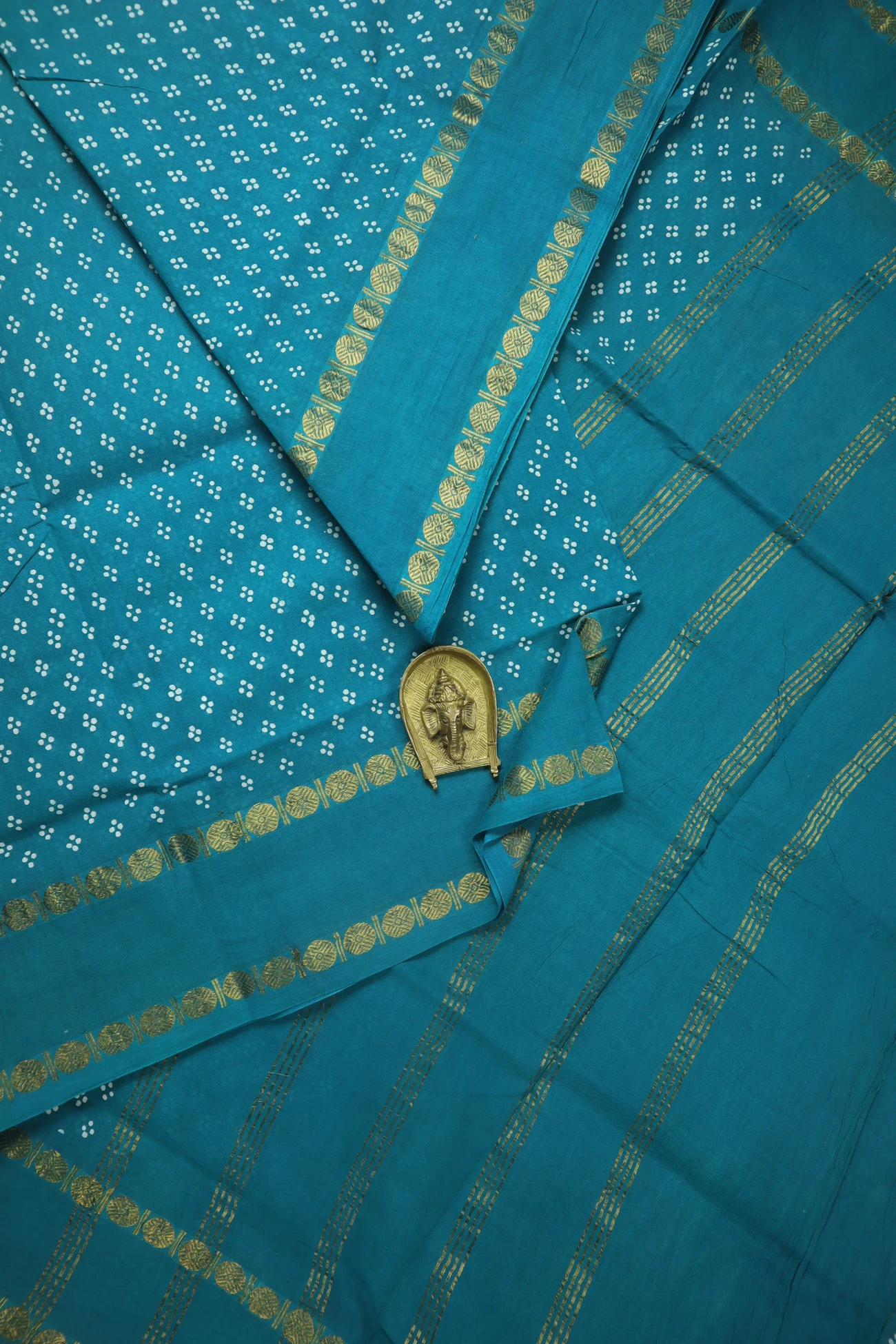 teal-ruthratcham-rettai-pettu-dots-madurai-sungudi-saree-ss006384-a