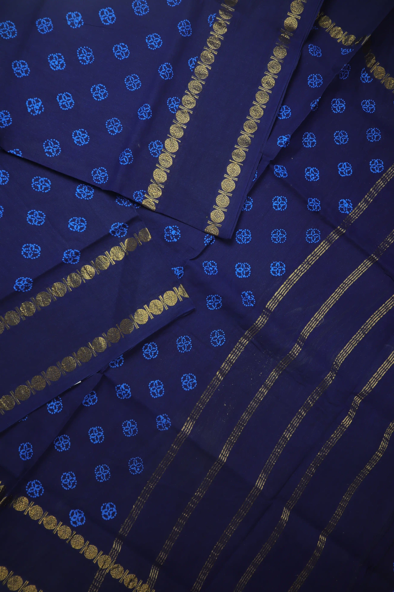 navy-flower-rettai-pettu-ruthratcham-madurai-sungudi-saree-ss006382-b