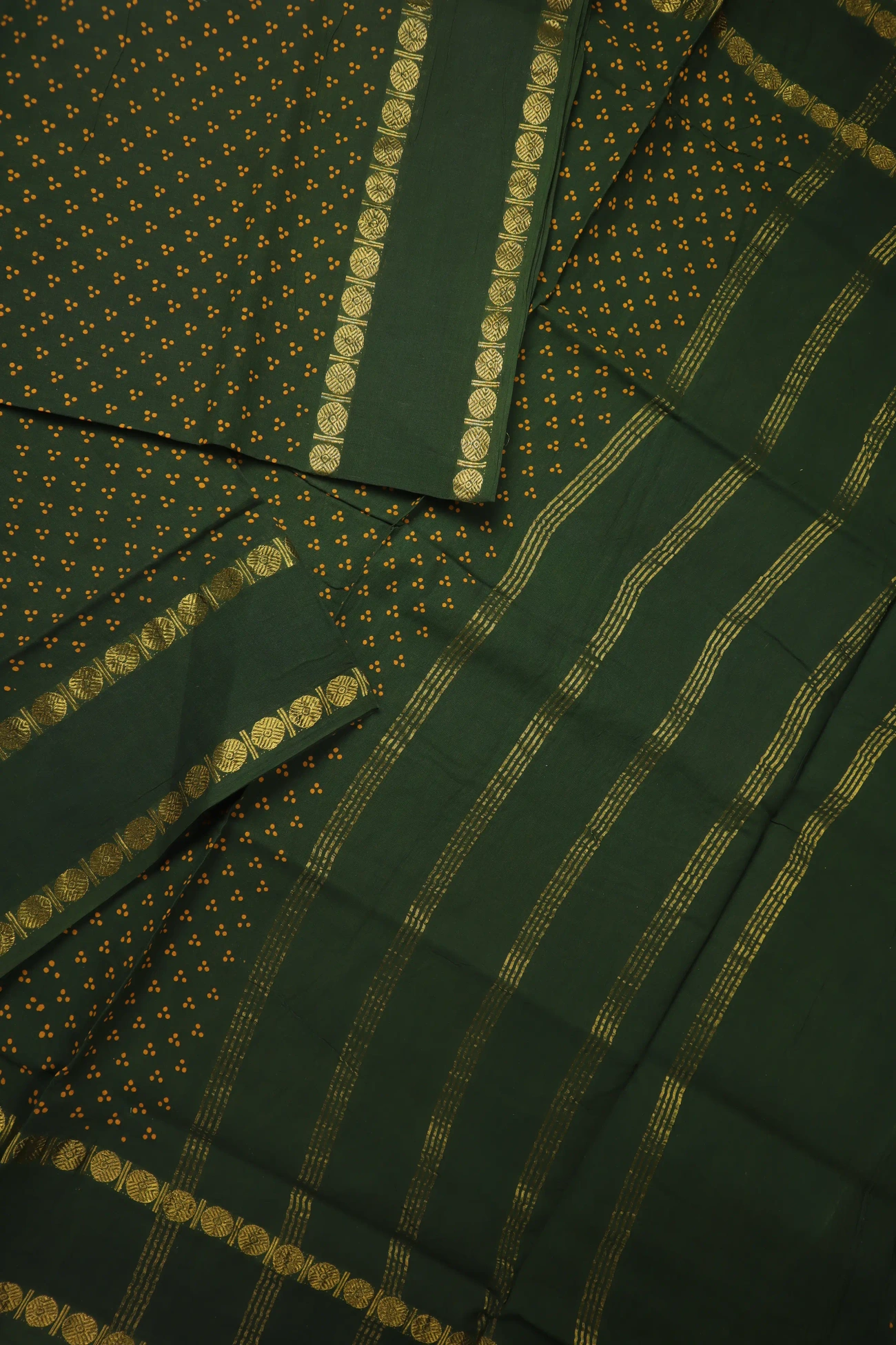 dark-green-dots-rettai-pettu-ruthratcham-madurai-sungudi-saree-ss006375-b