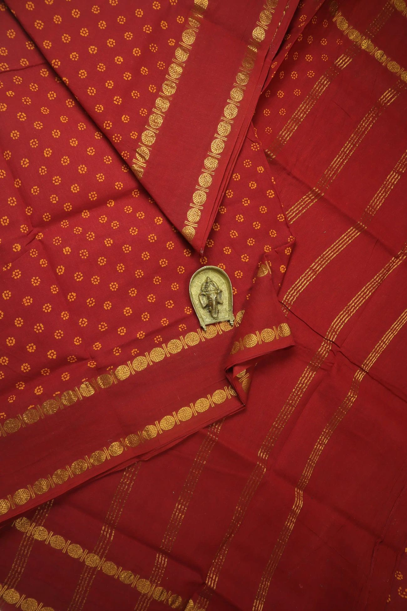 maroon-flower-rettai-pettu-ruthratcham-madurai-sungudi-saree-ss006372-a