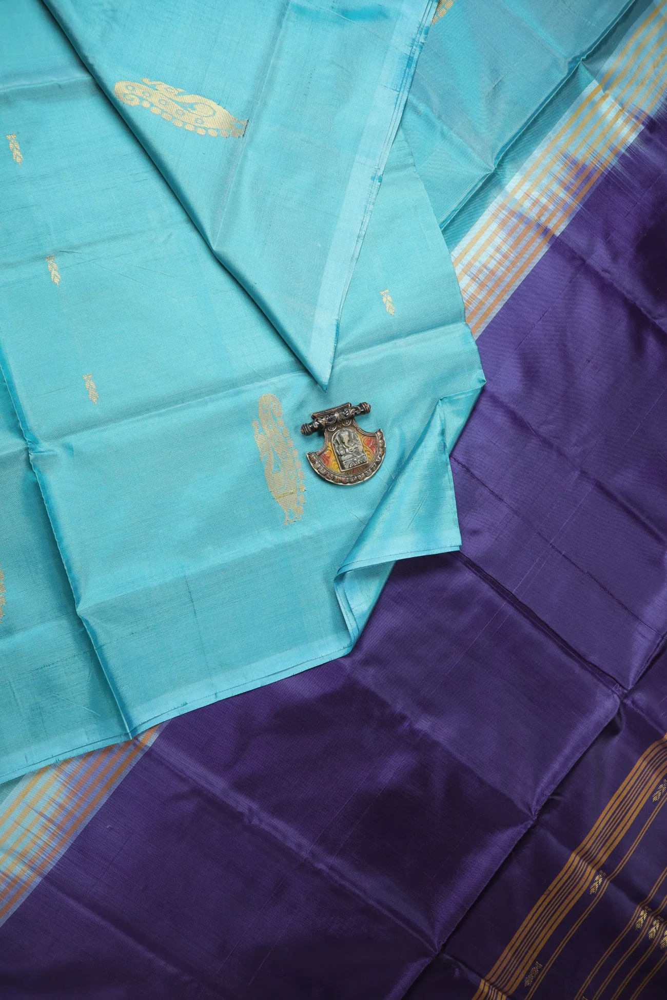 blue-peacock-banana-pith-silk-saree-bps000581-a