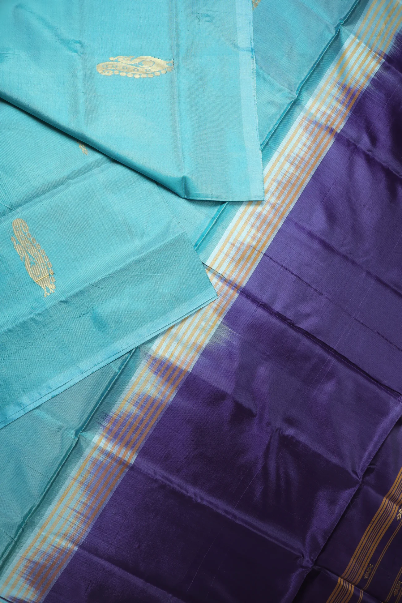 blue-peacock-banana-pith-silk-saree-bps000581-b