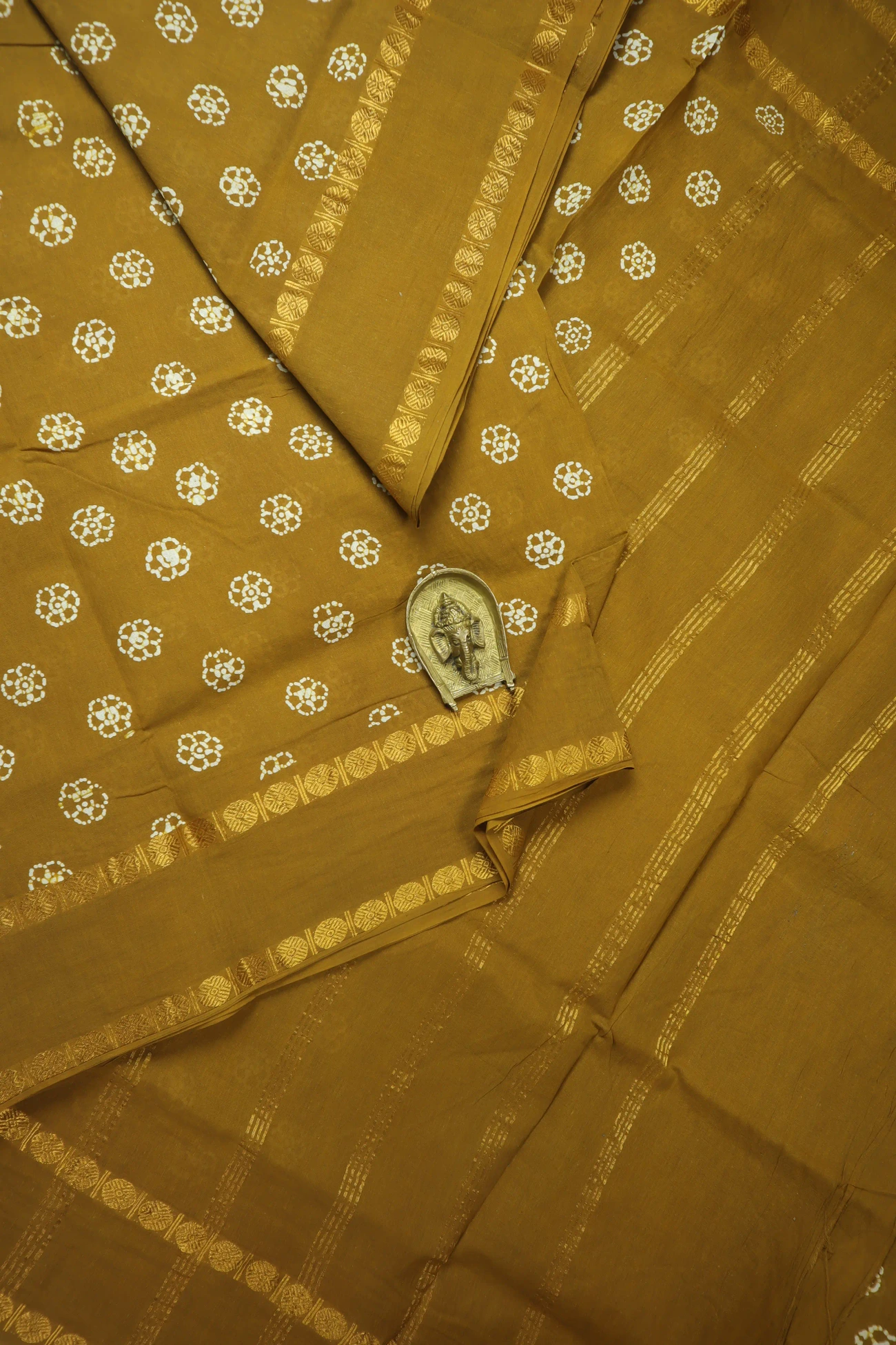 mustard-flower-rettai-pettu-ruthratcham-madurai-sungudi-saree-ss006380-a