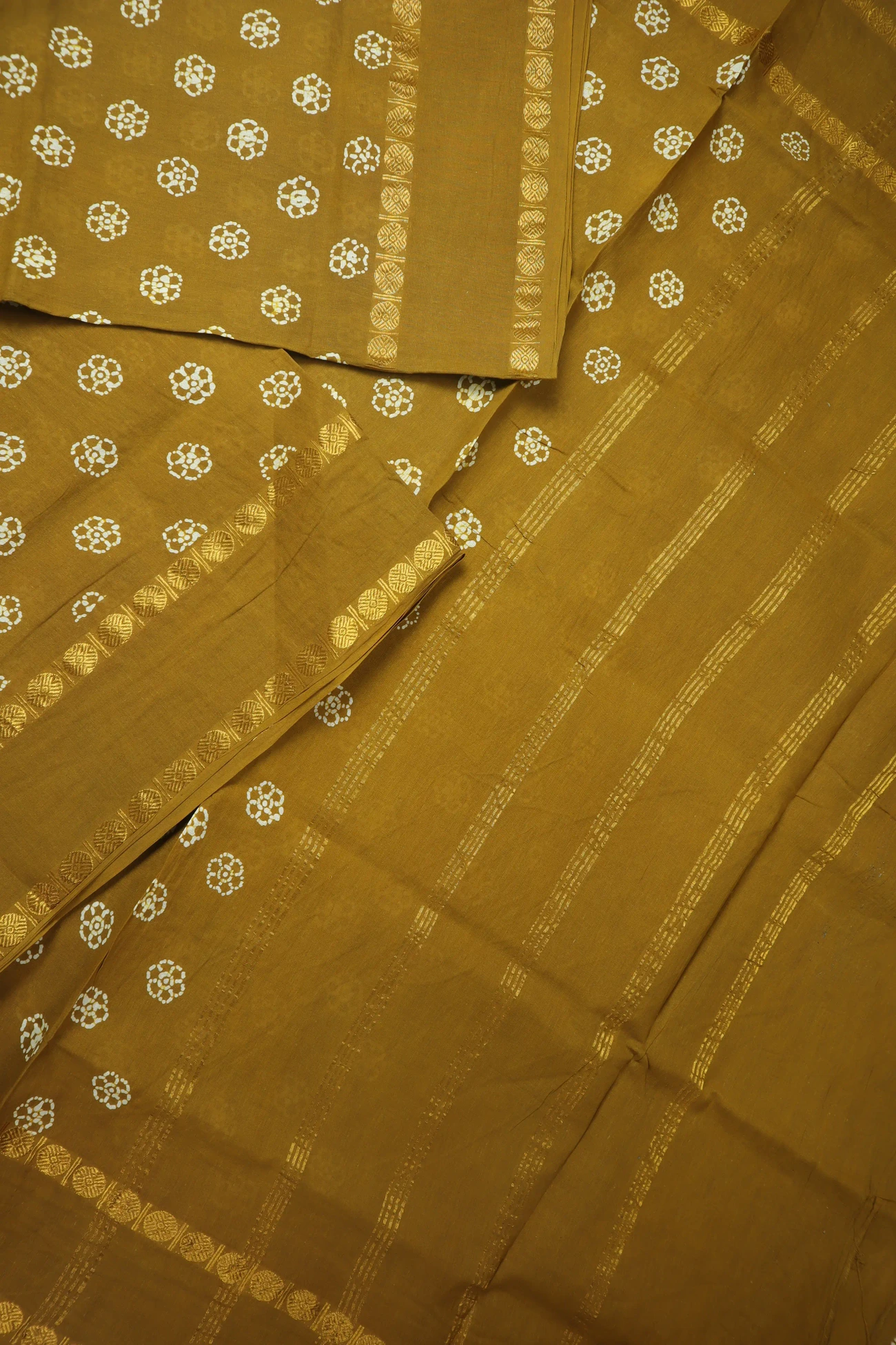 mustard-flower-rettai-pettu-ruthratcham-madurai-sungudi-saree-ss006380-b