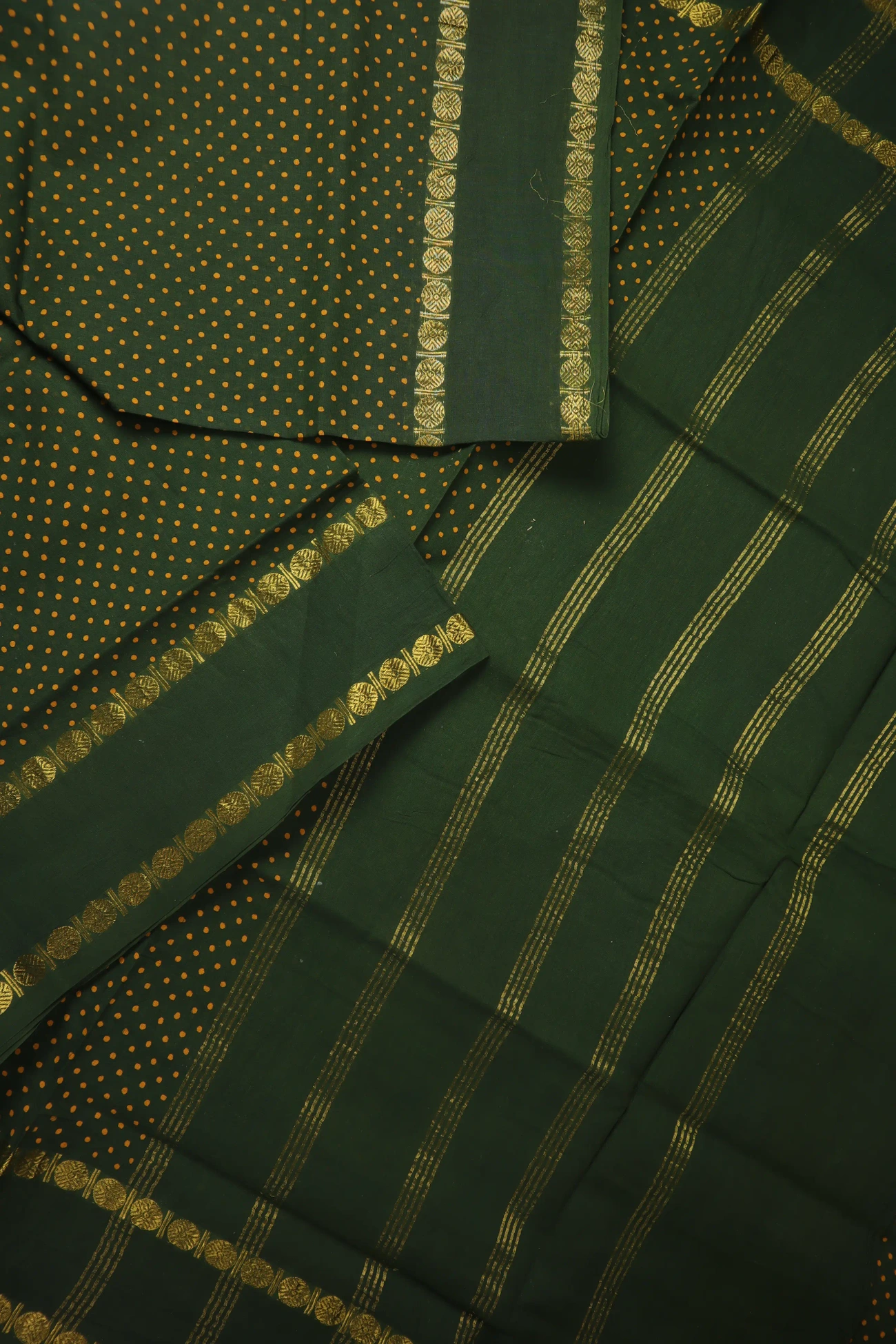dark-green-dots-rettai-pettu-ruthratcham-madurai-sungudi-saree-ss006393-b