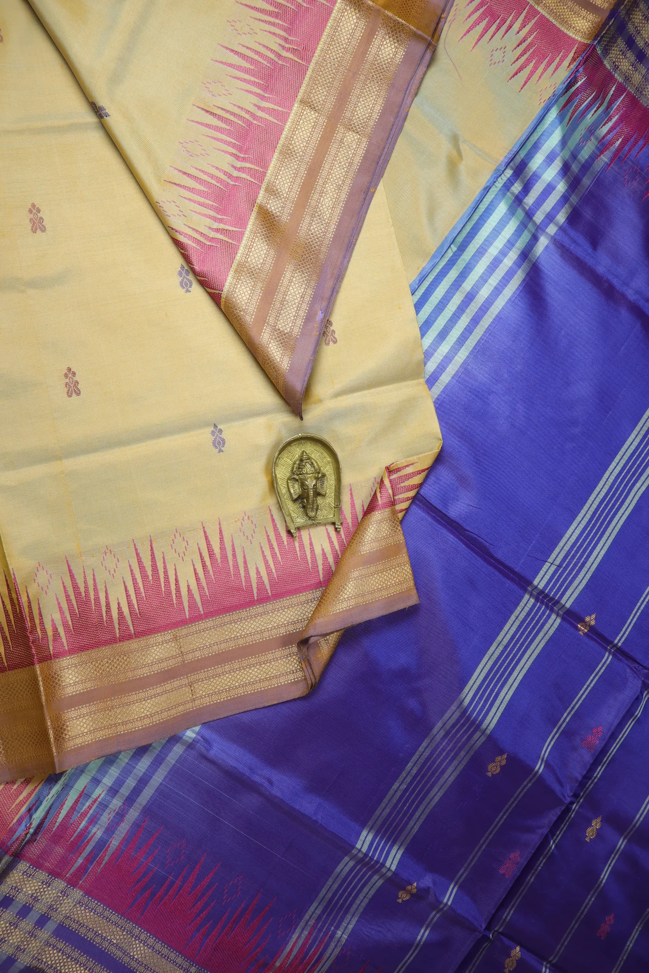 gold-thalampoo-reku-banana-pith-silk-saree-bps000621-a