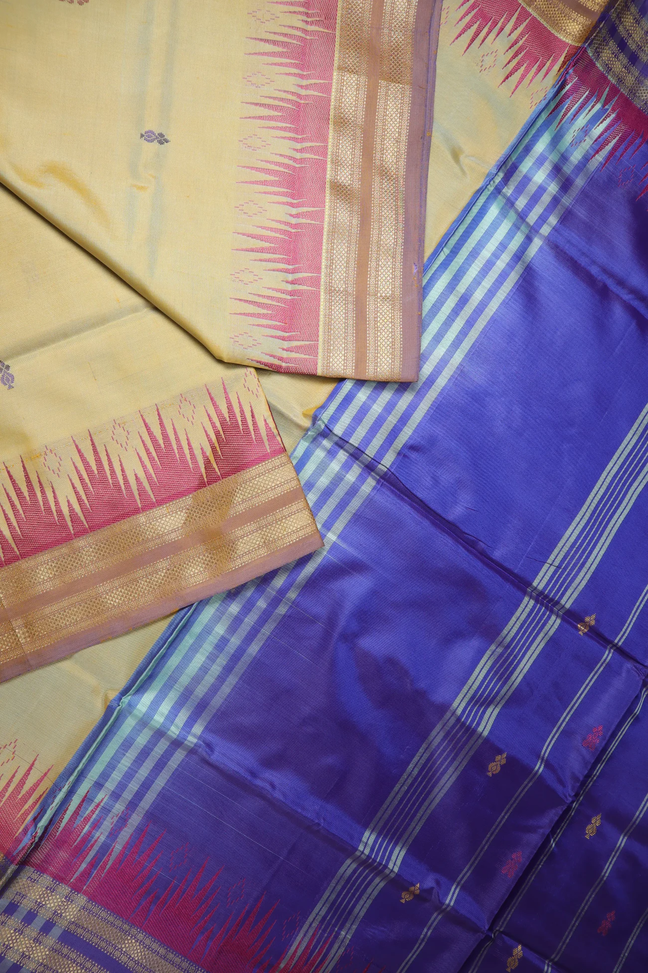 gold-thalampoo-reku-banana-pith-silk-saree-bps000621-b
