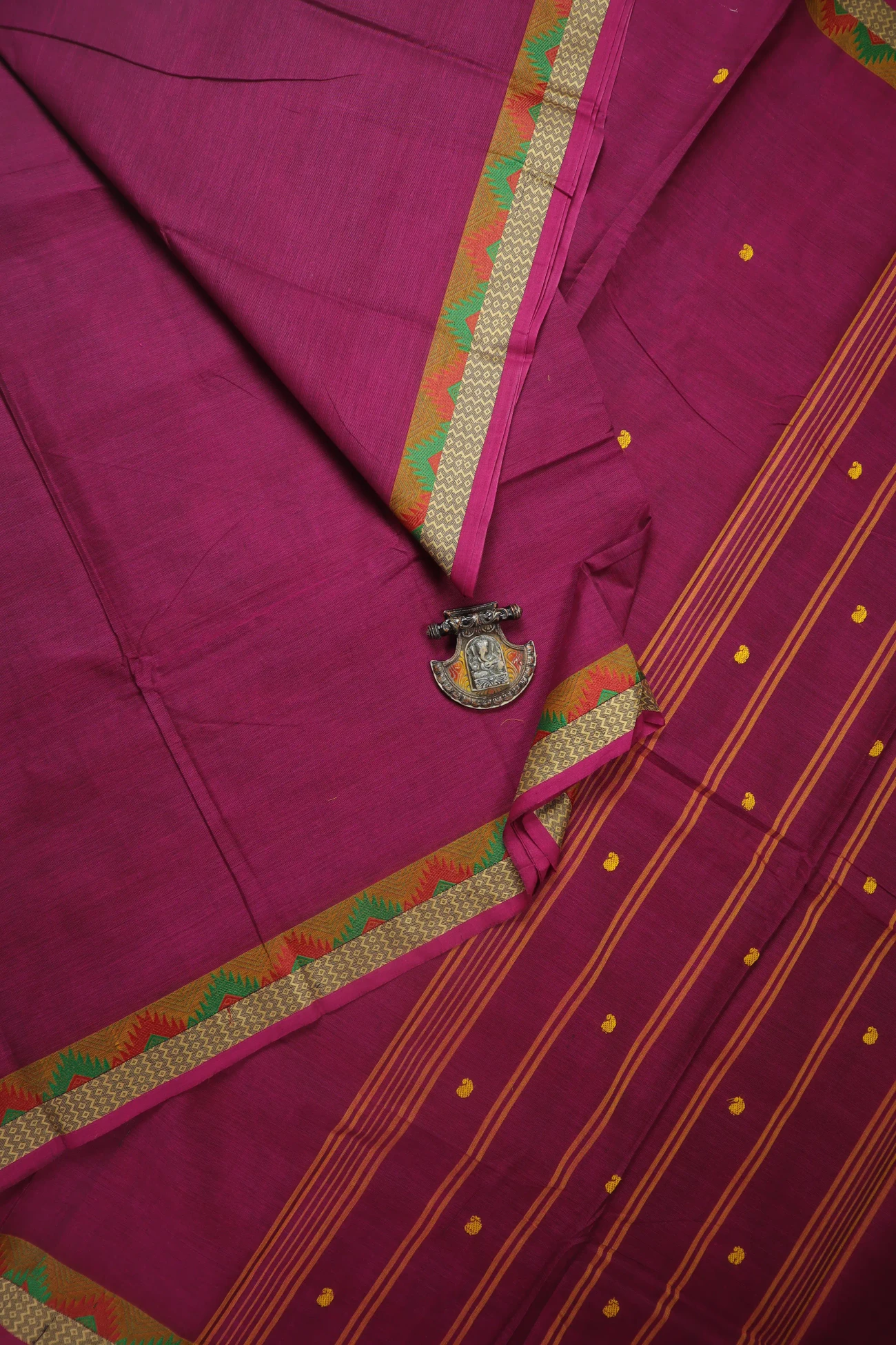 magenta-mango-thalampoo-reku-grand-chettinad-saree-gc002610-a