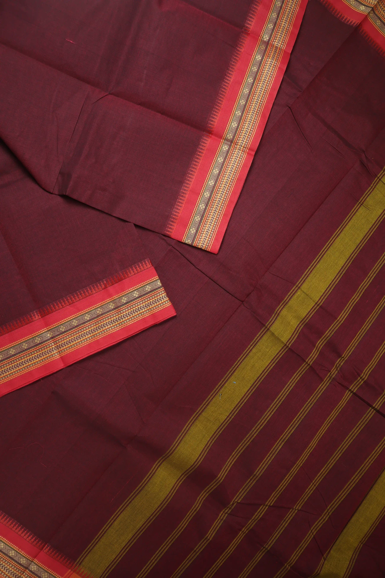 maroon-diamoned-temple-grand-chettinad-saree-gc002735-b