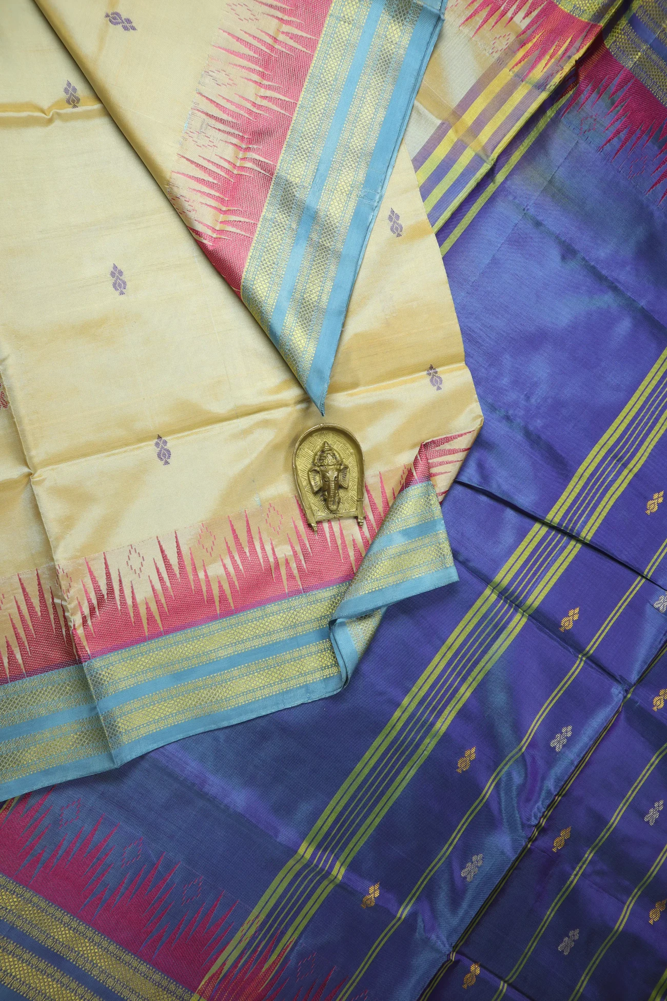 ivory-thalampoo-reku-rettai-pettu-banana-pith-silk-saree-bps000617-a