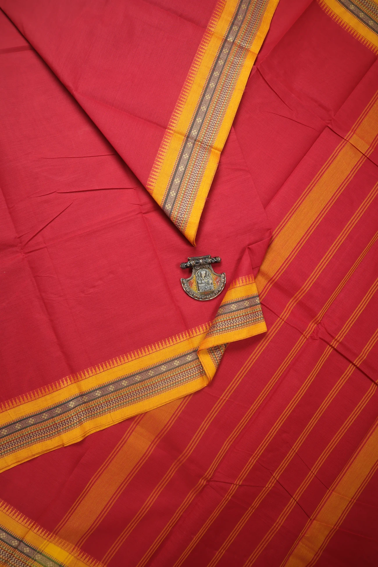 red-temple-diamoned-grand-chettinad-saree-gc002739-a