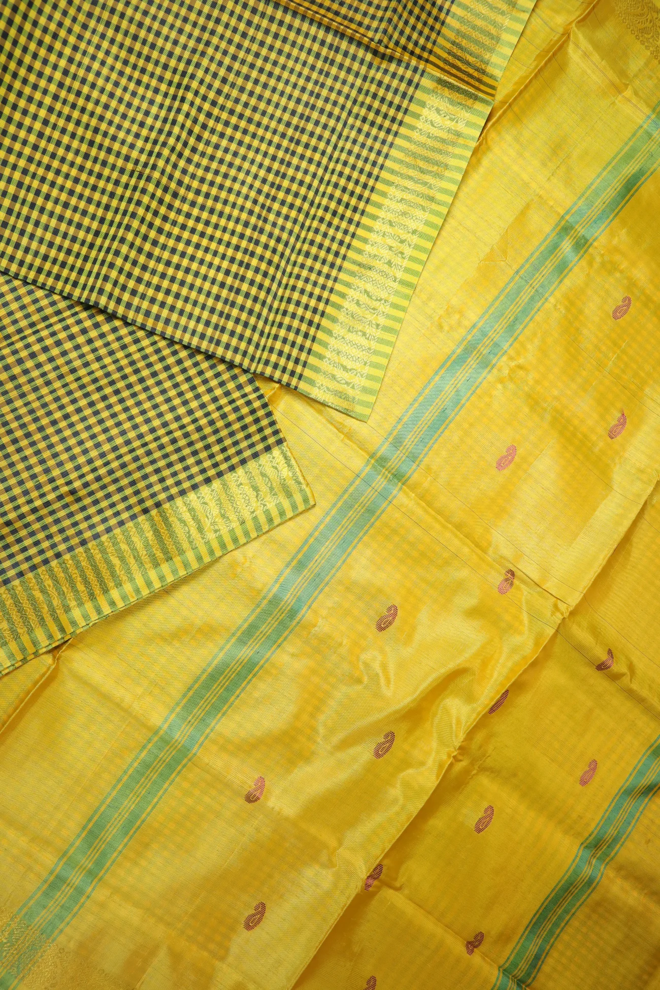 yellow-checked-banana-pith-silk-saree-bps000640-b