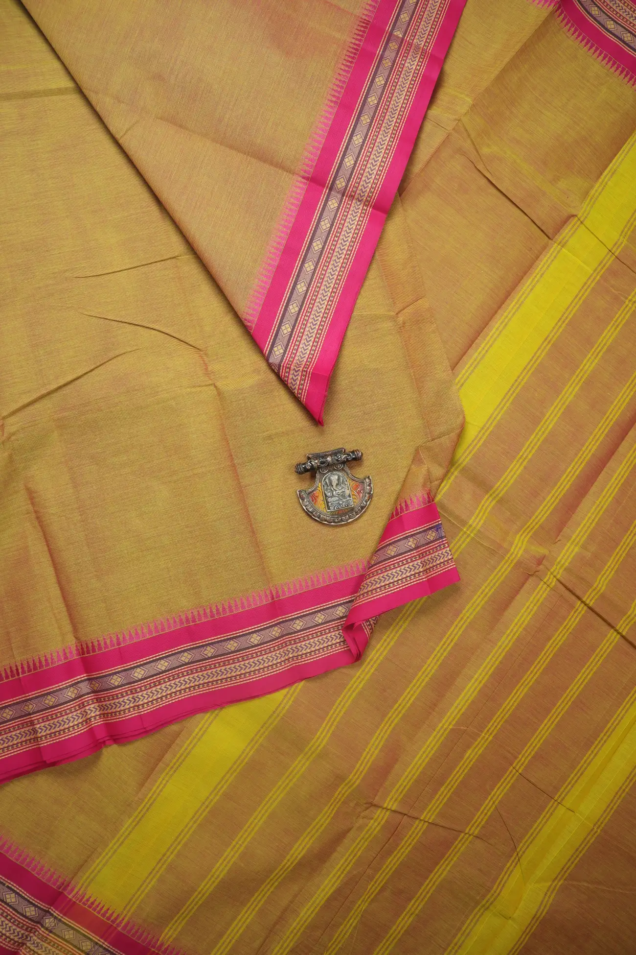 orange-red-diamoned-temple-grand-chettinad-saree-gc002741-a