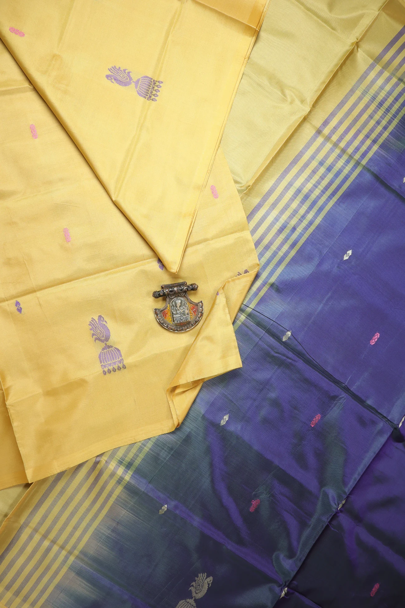 gold-jimikki-kammal-banana-pith-silk-saree-bps000596-a