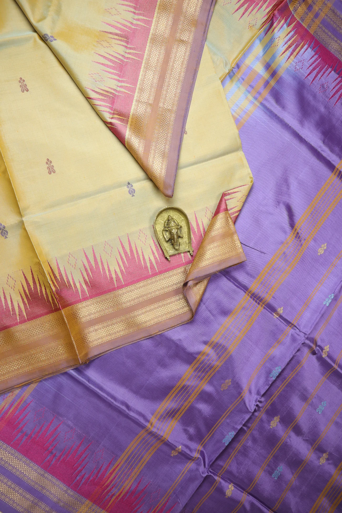 gold-thalampoo-reku-banana-pith-silk-saree-bps000619-a