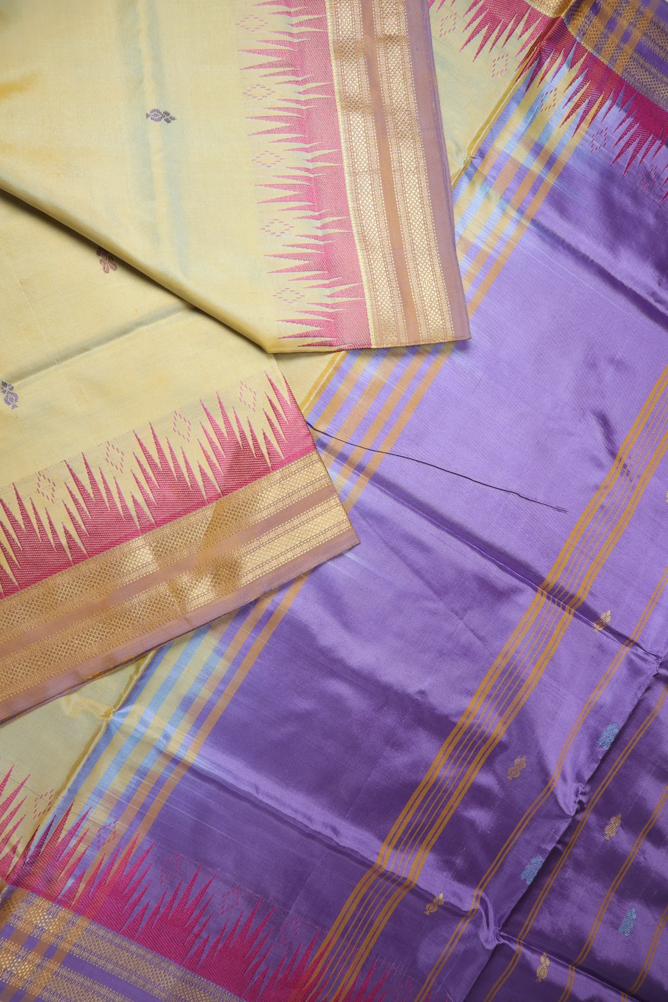 gold-thalampoo-reku-banana-pith-silk-saree-bps000619-b