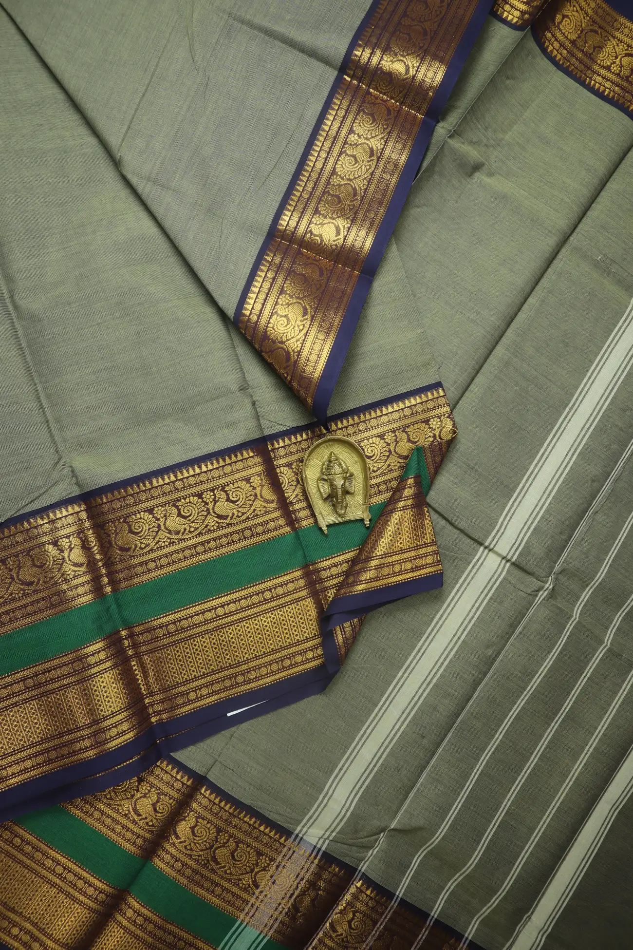 dim-gray-peacock-grand-chettinad-saree-gc002830-a