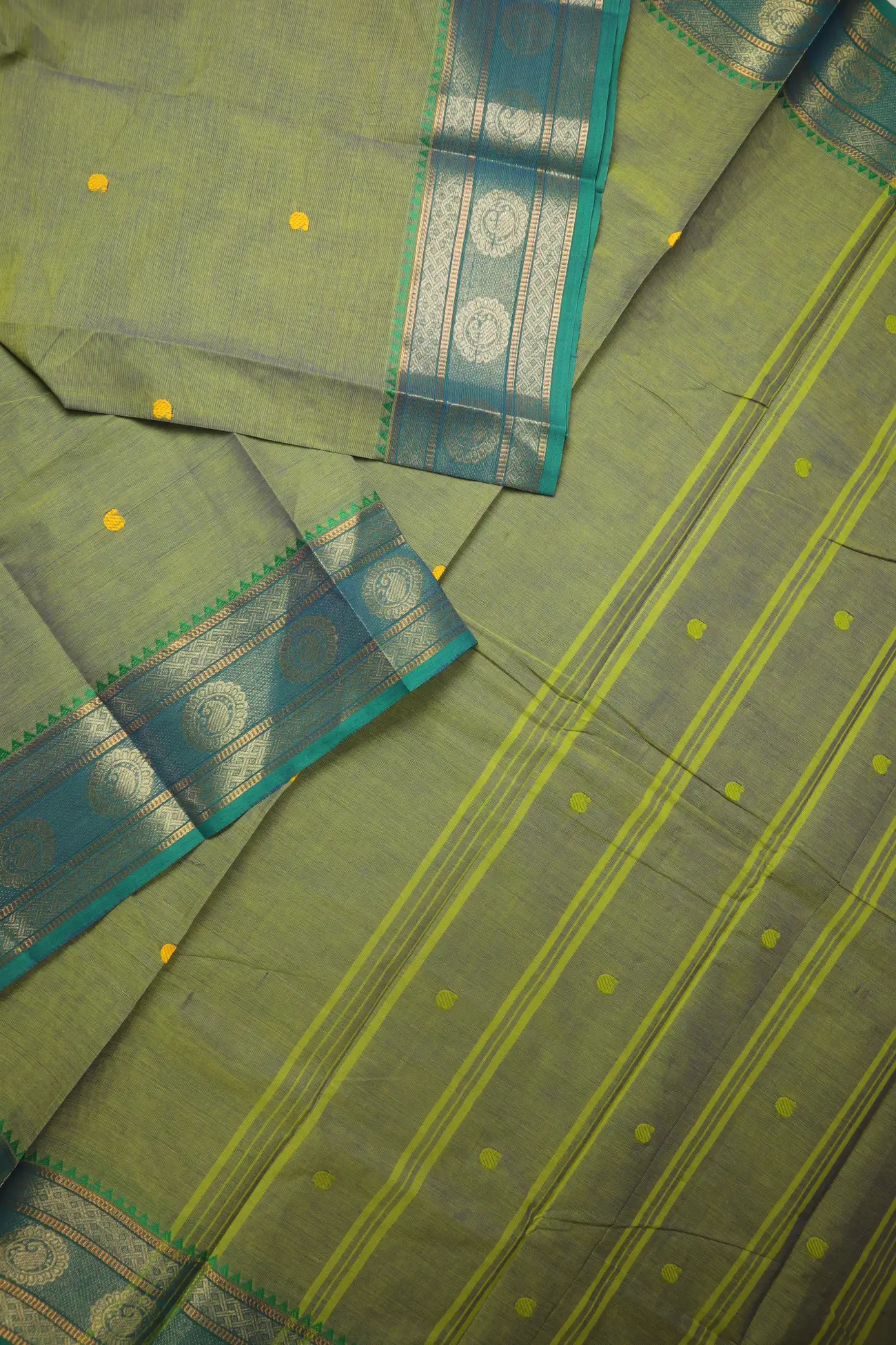 olive-drab-mango-grand-chettinad-saree-gc002642-b