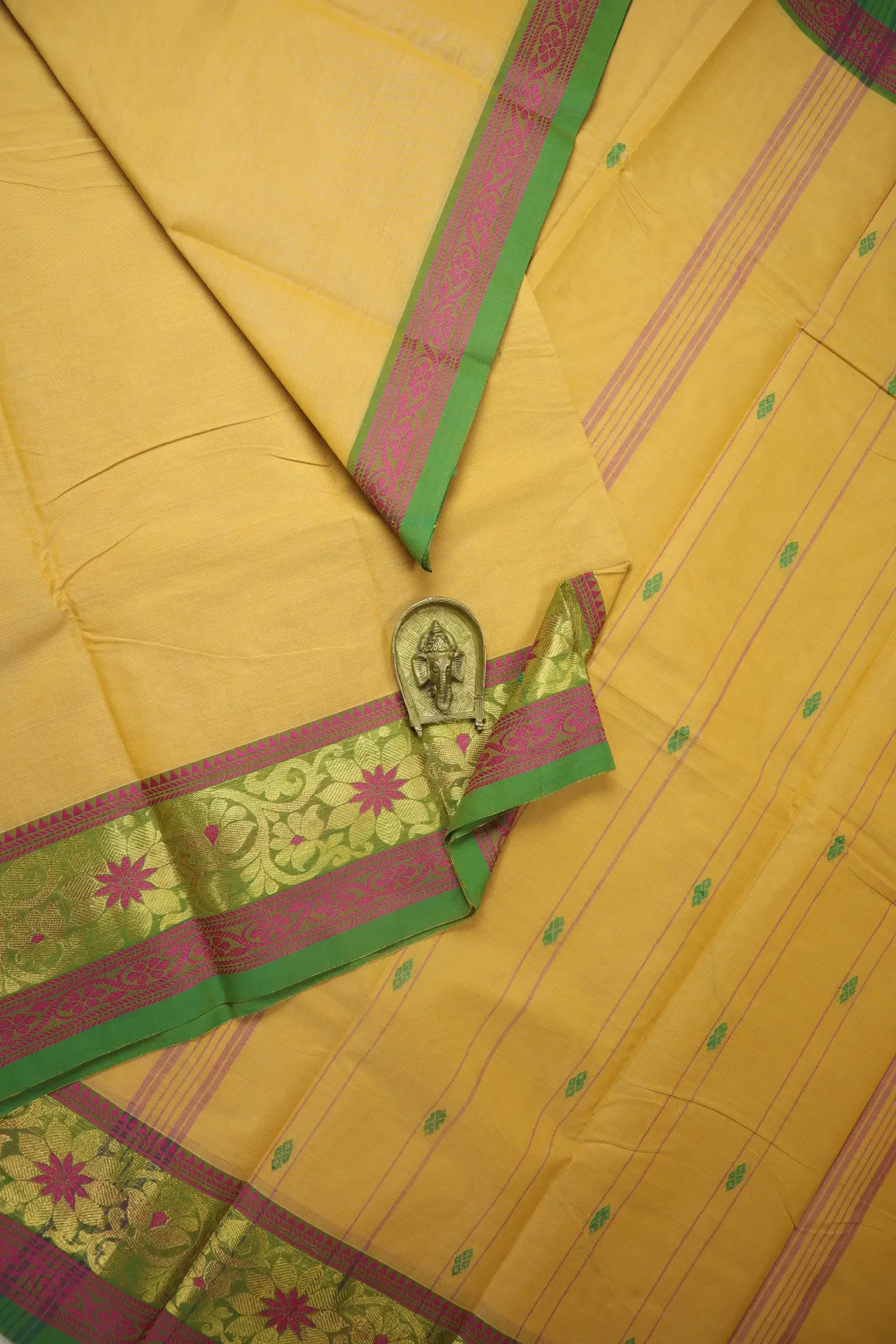 navajo-white-flower-grand-chettinad-saree-gc002645-a