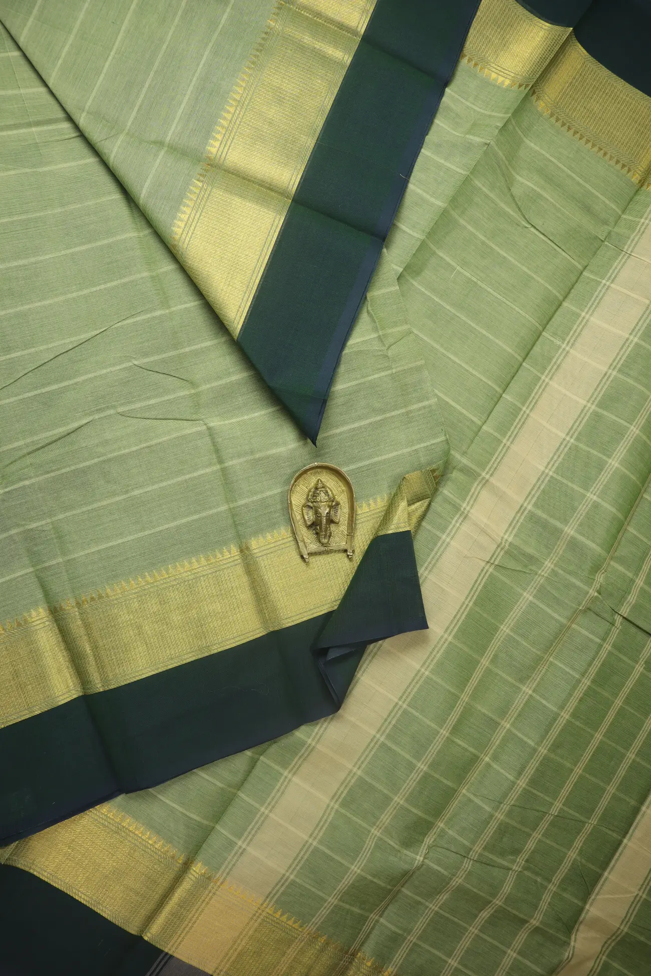 light-green-temple-grand-chettinad-saree-gc002785-a