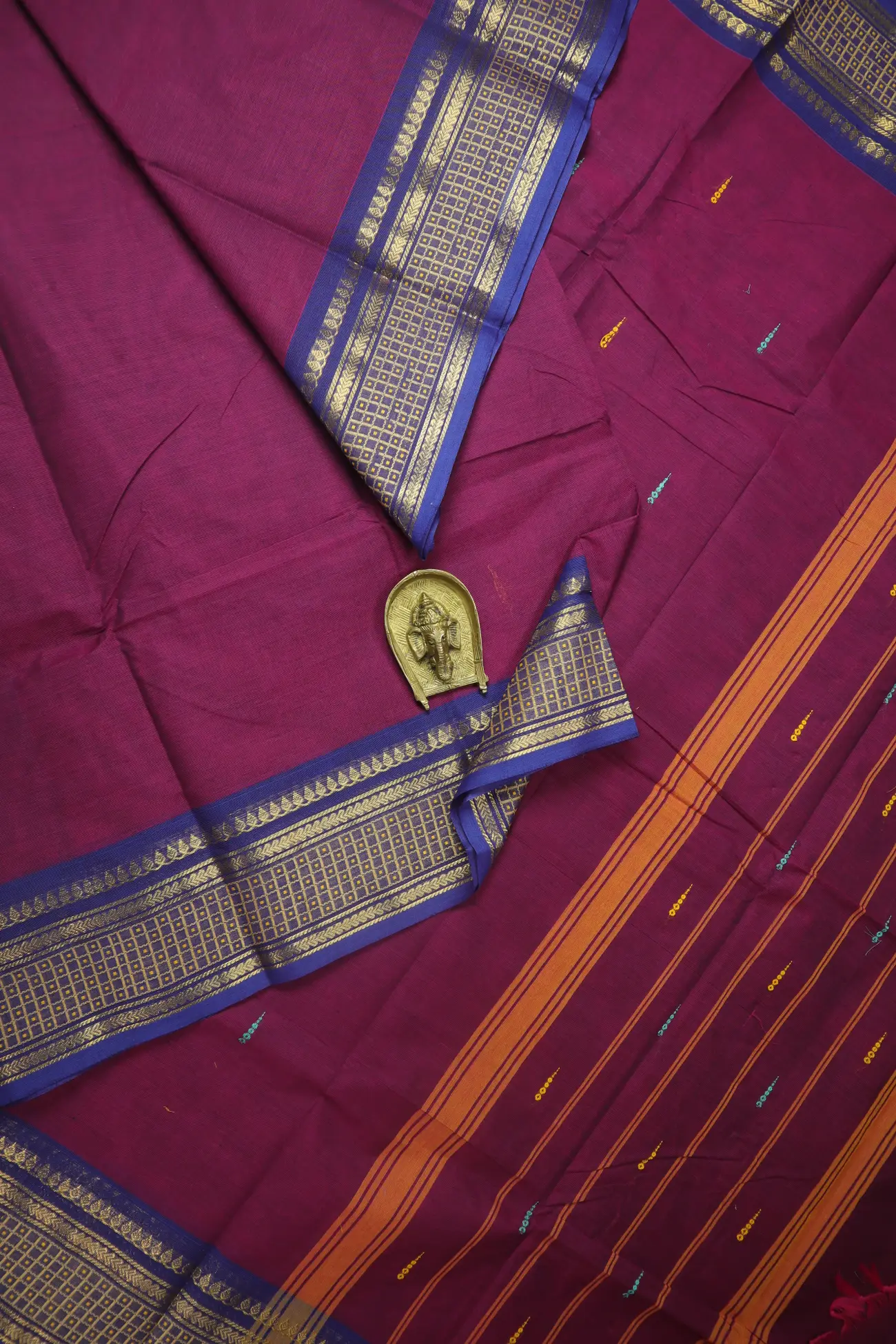 magenta-rain-drops-mallimokku-grand-chettinad-saree-gc002697-a