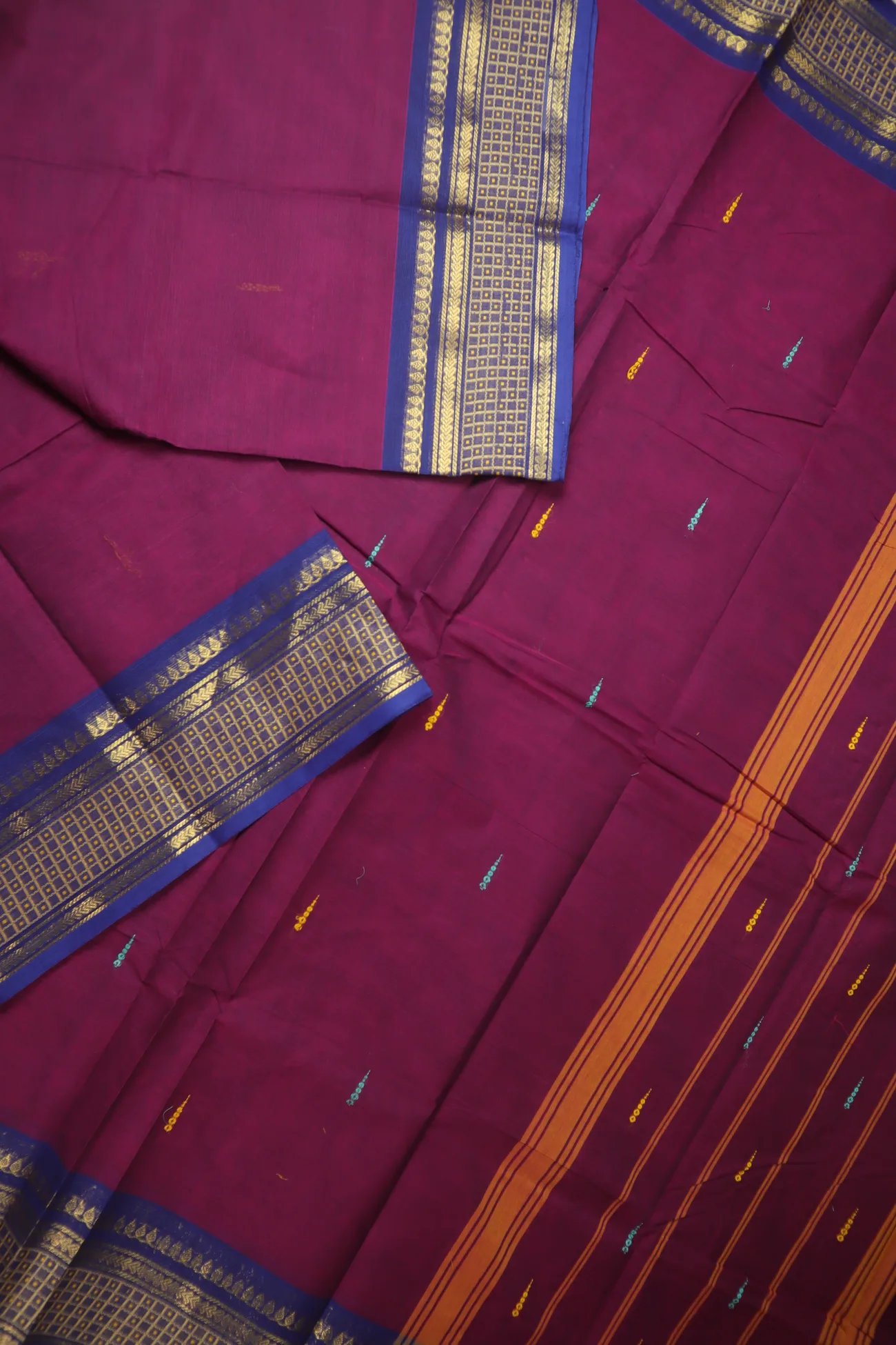 magenta-rain-drops-mallimokku-grand-chettinad-saree-gc002697-b