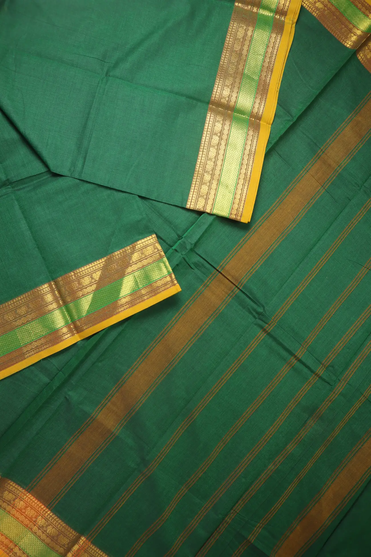 green-peacock-diamoned-heart-grand-chettinad-saree-gc002821-b