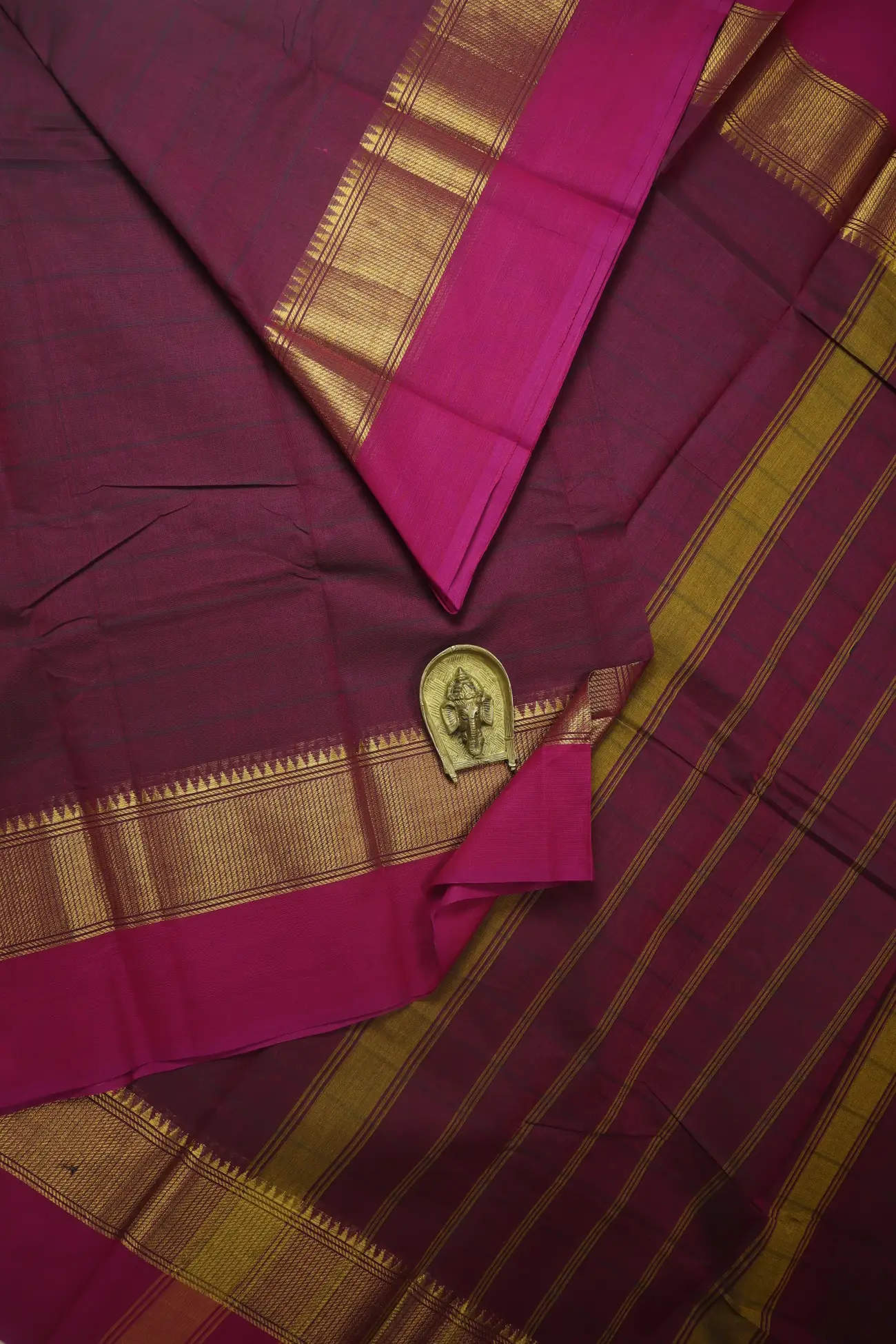 dark-maroon-temple-grand-chettinad-saree-gc002782-a