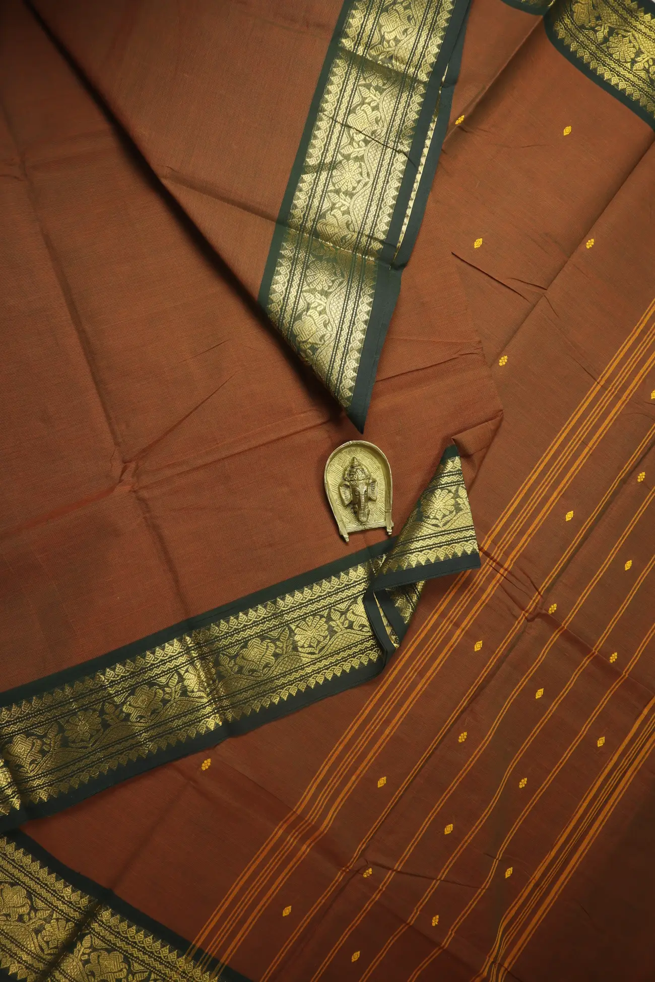 brown-flower-grand-chettinad-saree-gc002626-a