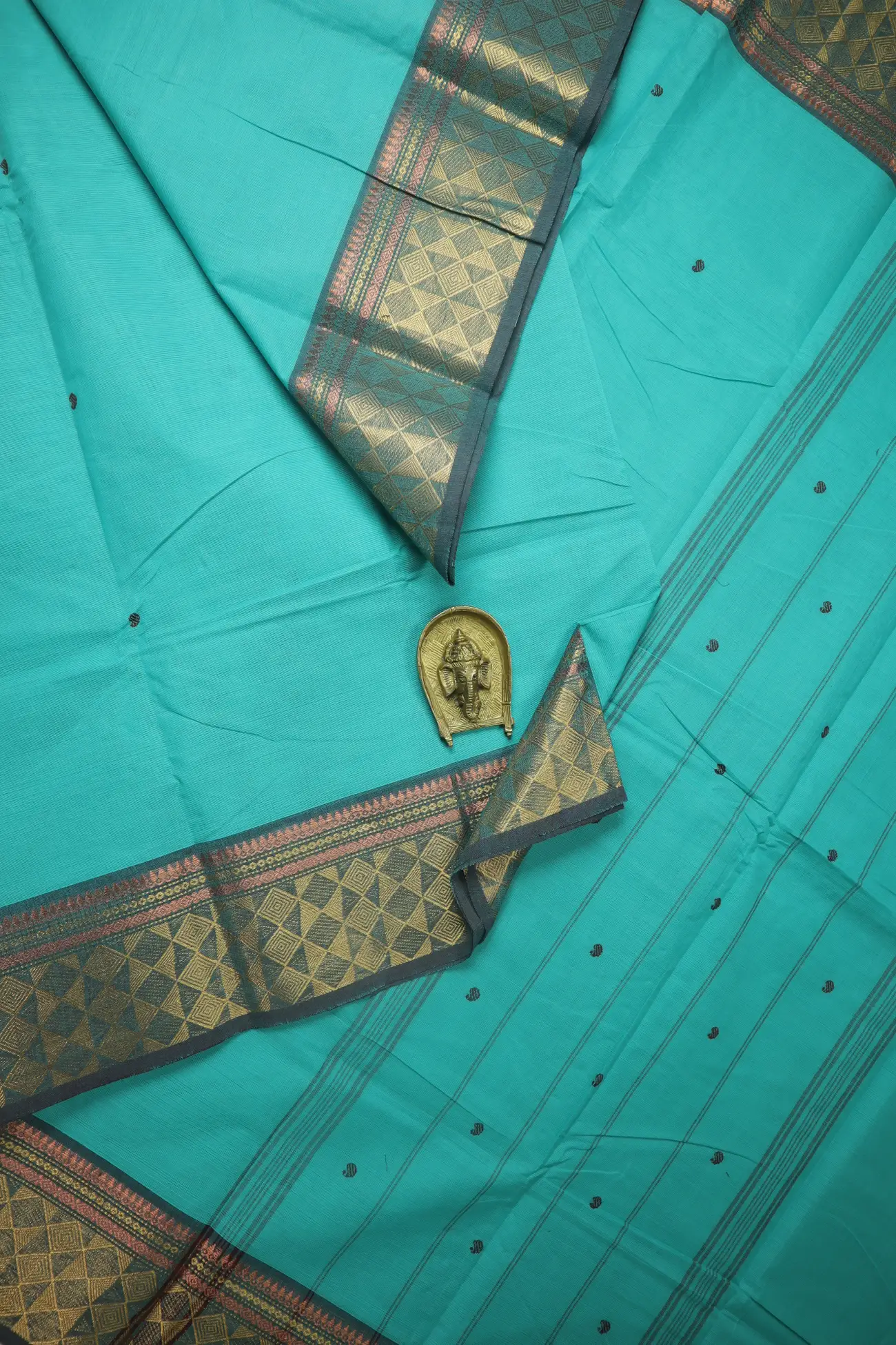dark-turquoise-diamoned-grand-chettinad-saree-gc002708-a
