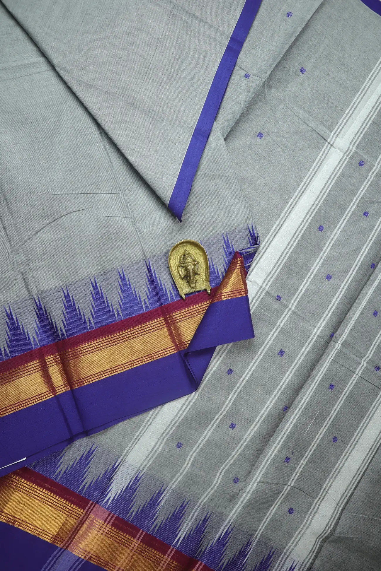 light-gray-thalampoo-reku-grand-chettinad-saree-gc002635-a