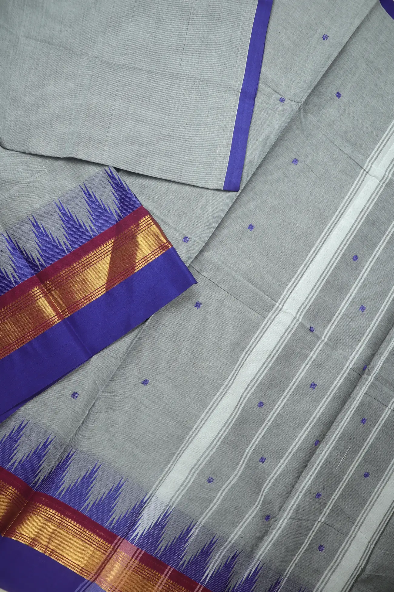 light-gray-thalampoo-reku-grand-chettinad-saree-gc002635-b
