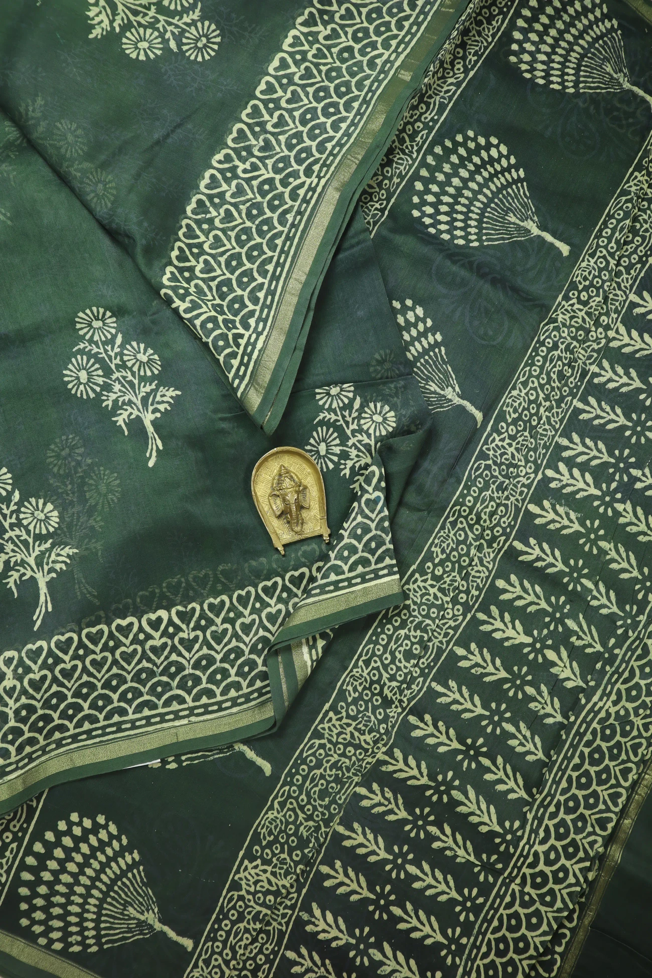 dark-green-flower-chanderi-silk-saree-cs000645-a