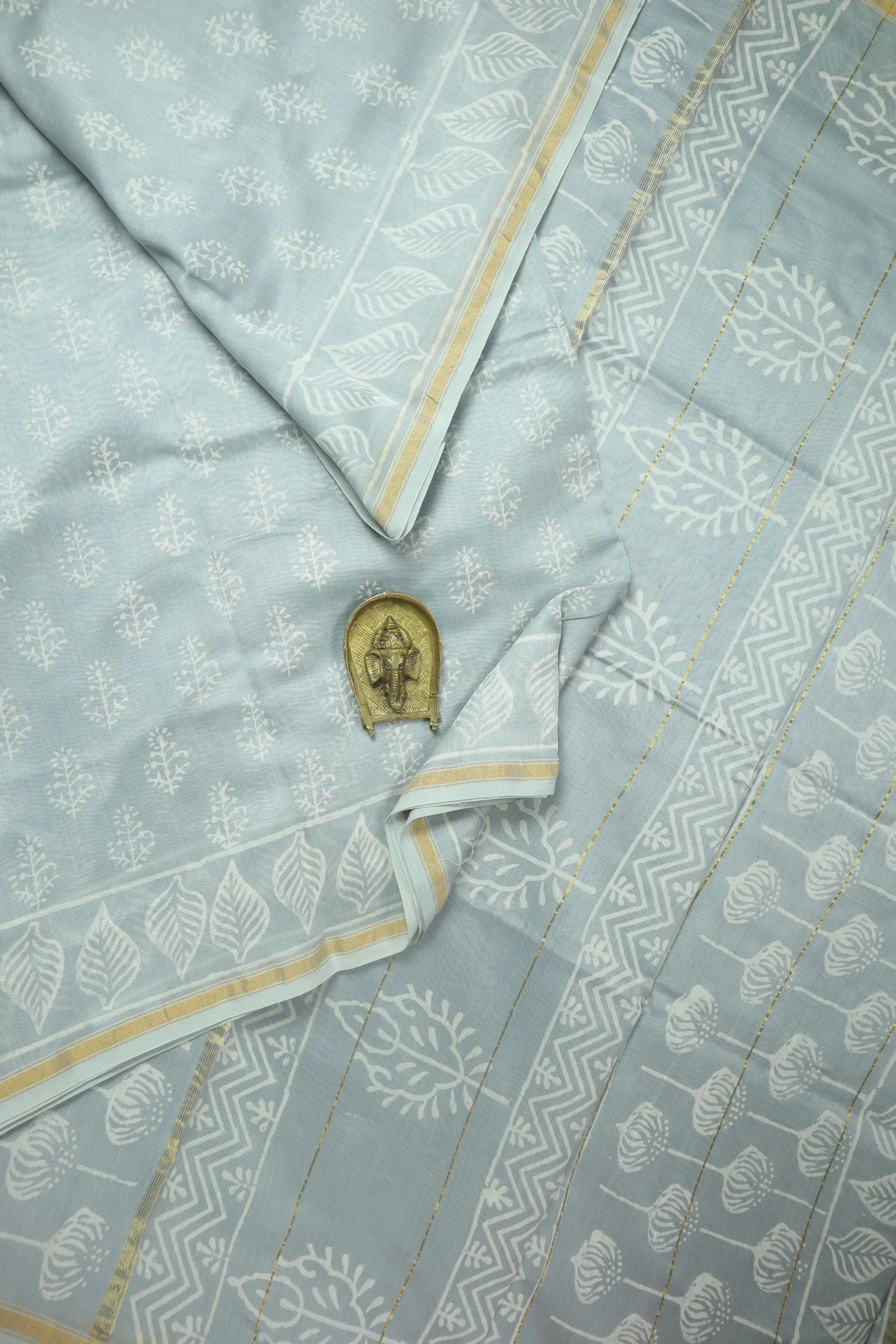 light-gray-flower-chanderi-silk-saree-cs000660-a
