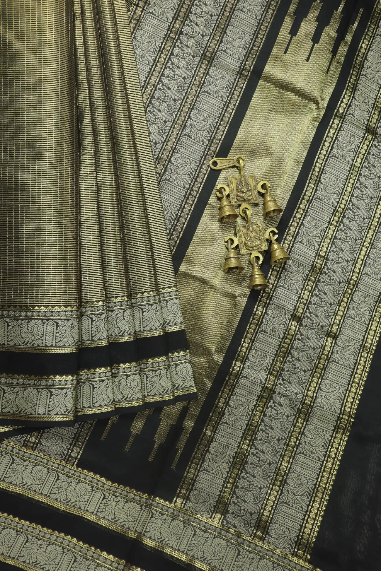 black-peacock-ruthratcham-kanchi-silk-cotton-saree-sc003124-a