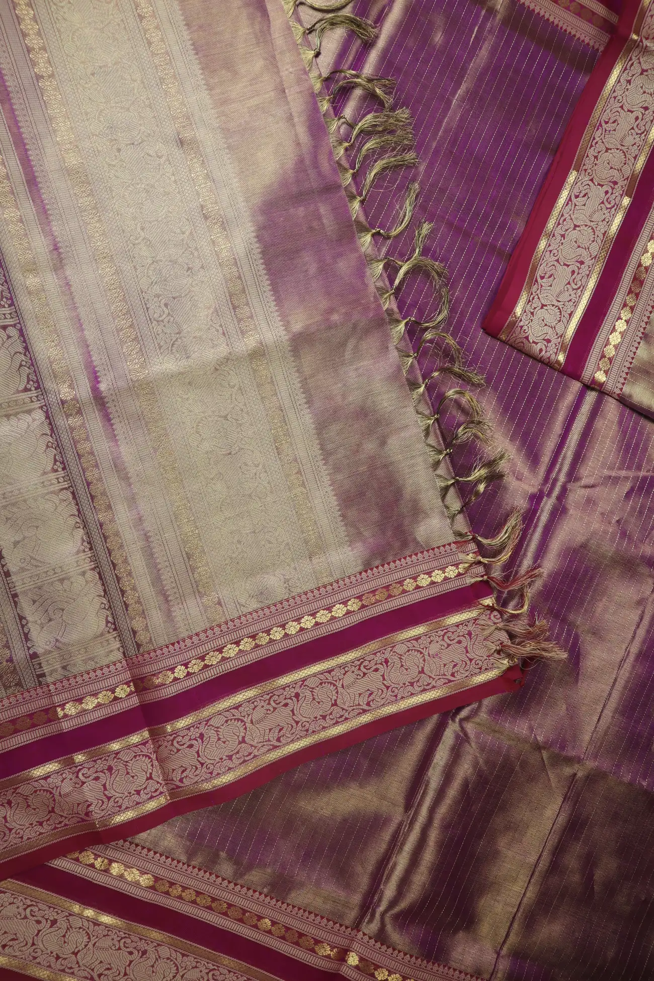 magenta-peacock-yazhi-vaira-oosi-diamond-needle-kanchi-silk-cotton-saree-sc003123-c